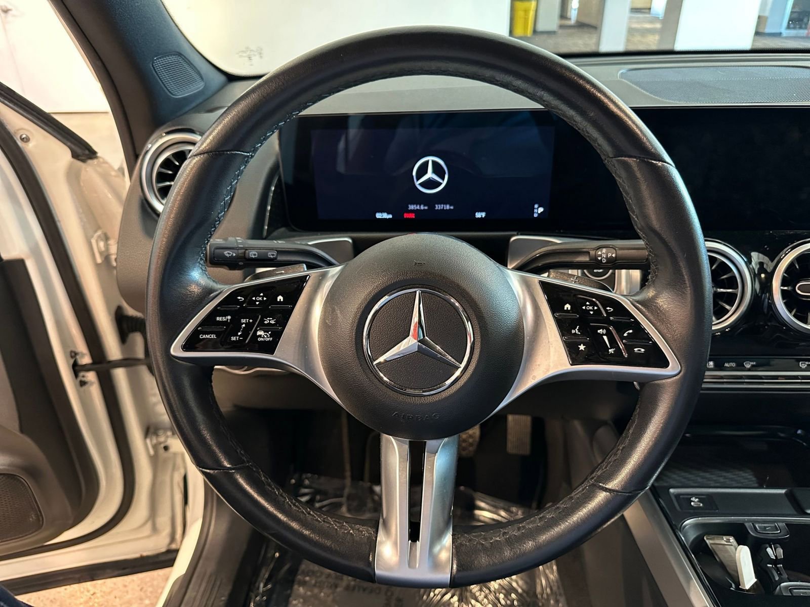 Thumbnail: 2025 Mercedes-Benz GLB - 30