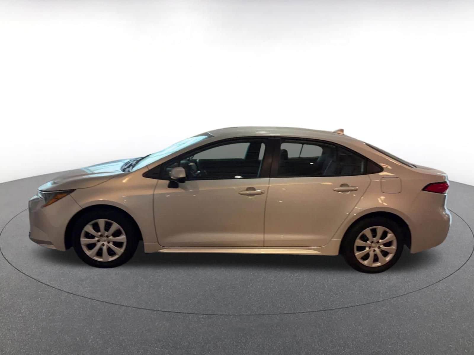 Thumbnail: 2025 Toyota Corolla - 9