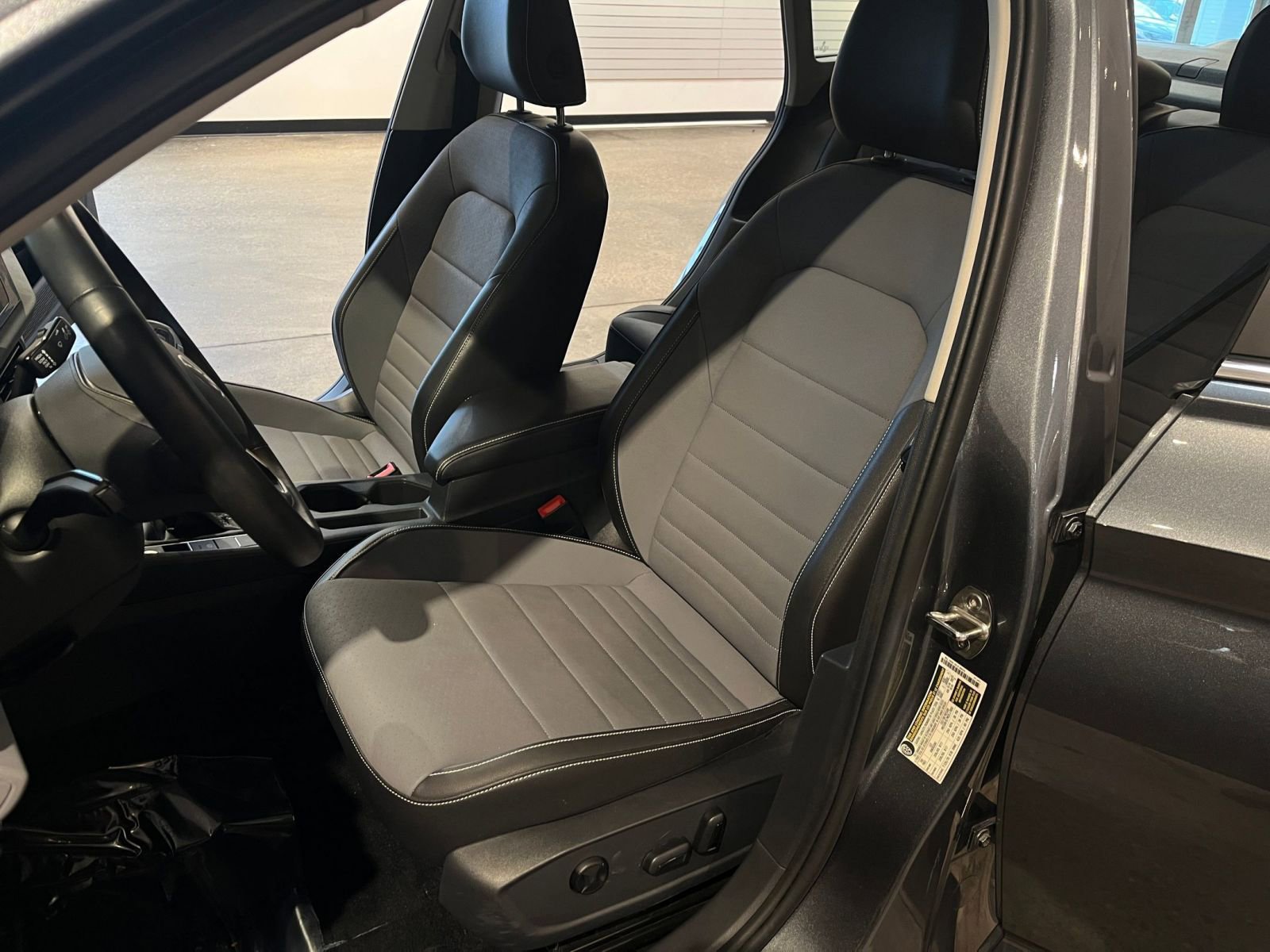 Thumbnail: 2025 Volkswagen Jetta - 25