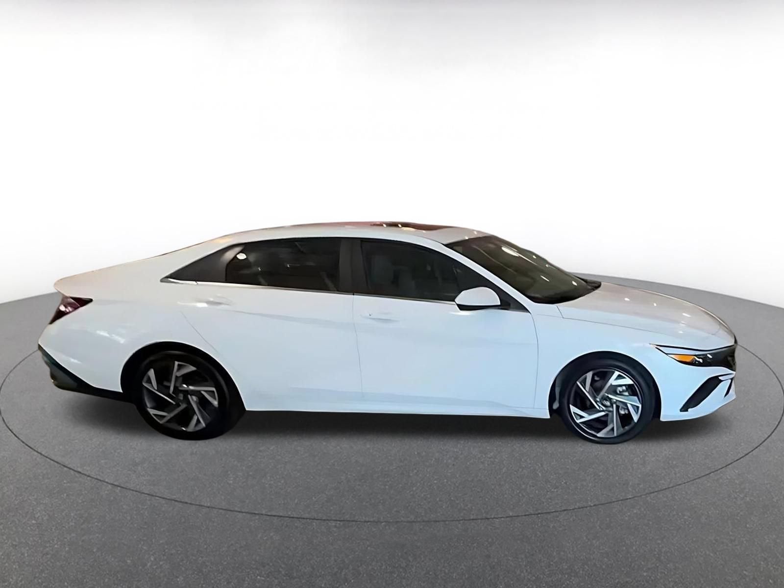 Thumbnail: 2025 Hyundai Elantra - 12