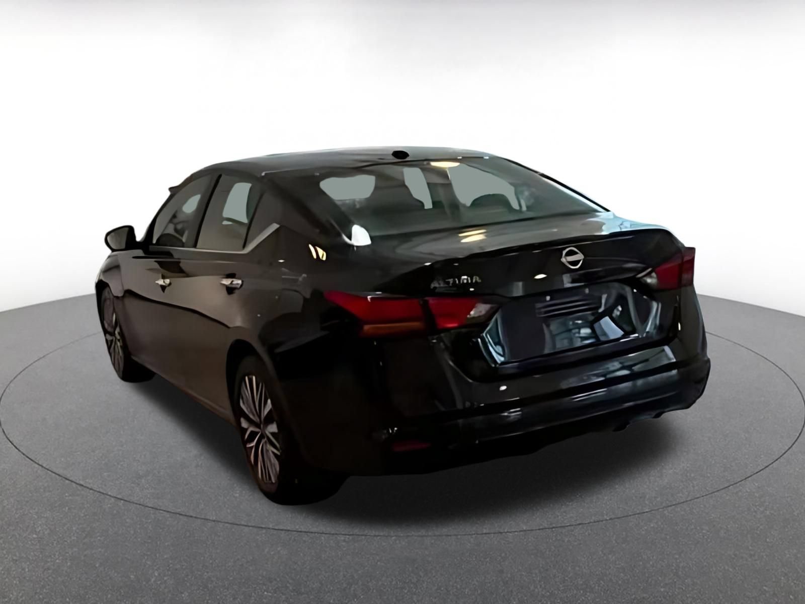 Thumbnail: 2025 Nissan Altima - 12