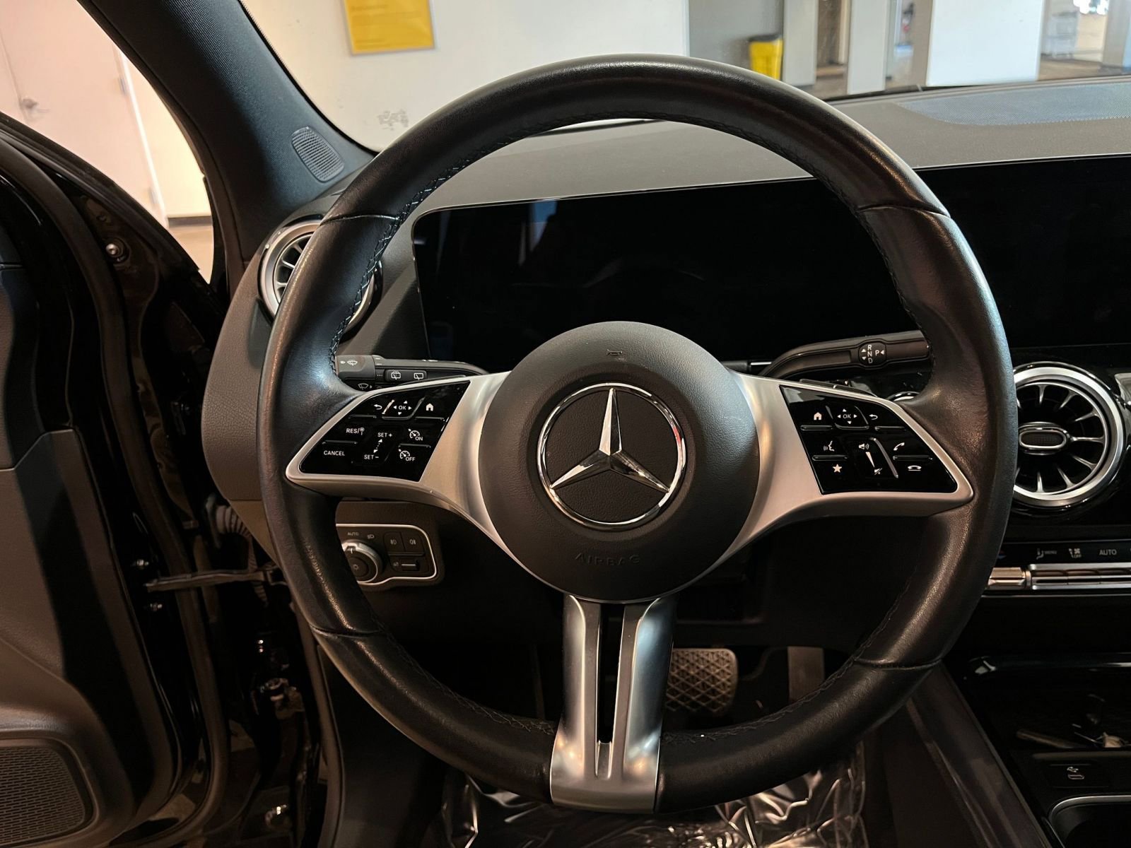 Thumbnail: 2025 Mercedes-Benz GLA - 29