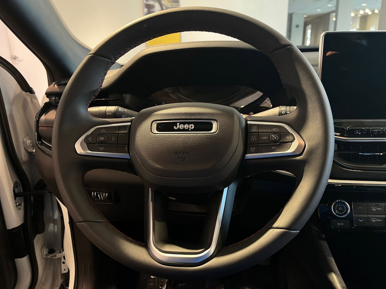 Thumbnail: 2025 Jeep Compass - 28