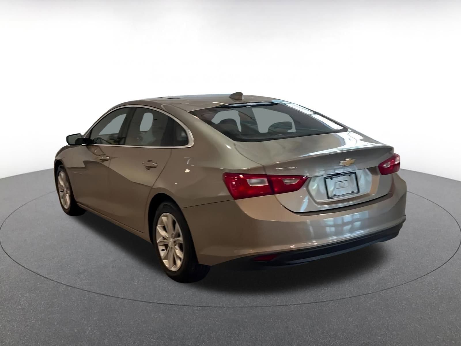 Thumbnail: 2024 Chevrolet Malibu - 11