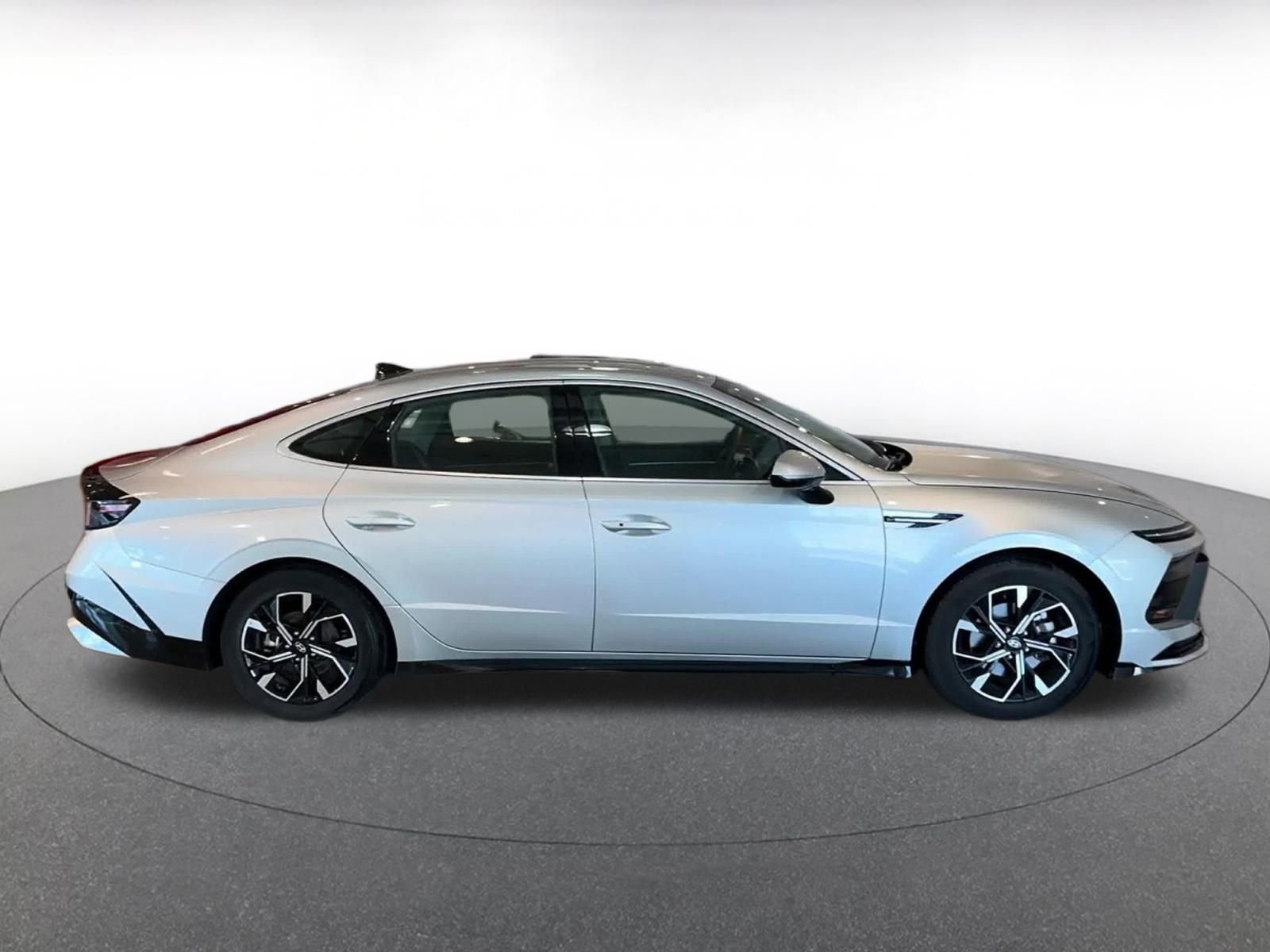 Thumbnail: 2025 Hyundai Sonata - 16