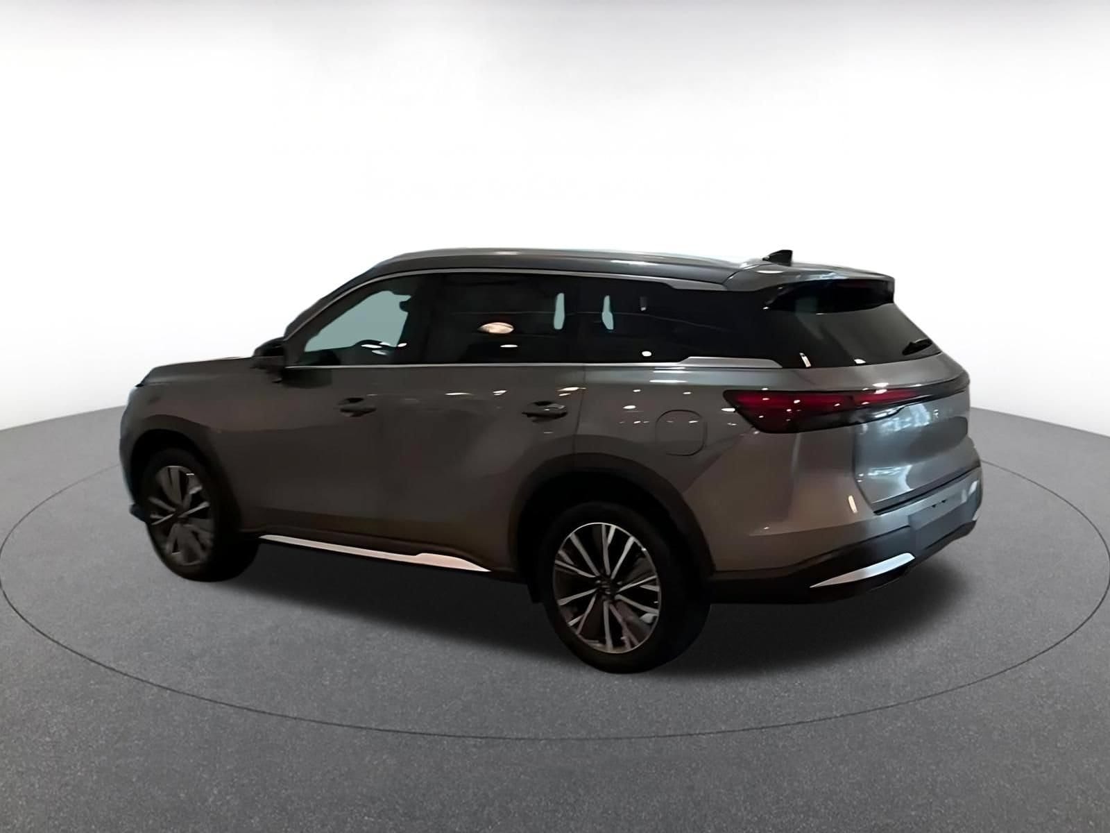 Thumbnail: 2026 INFINITI QX60 - 10