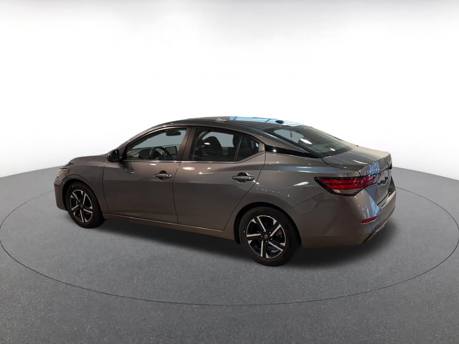 Thumbnail: 2025 Nissan Sentra - 10