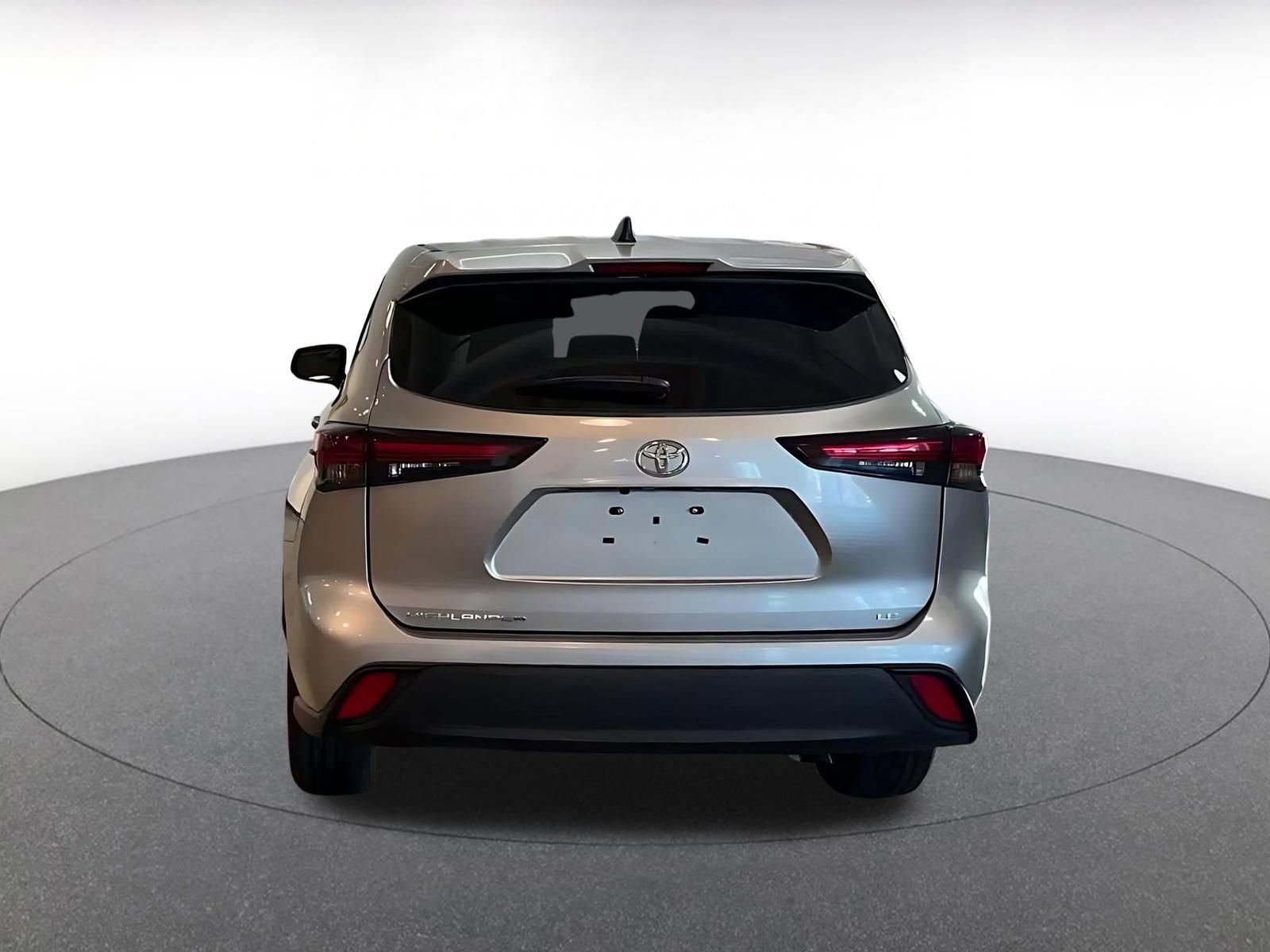 Thumbnail: 2025 Toyota Highlander - 12