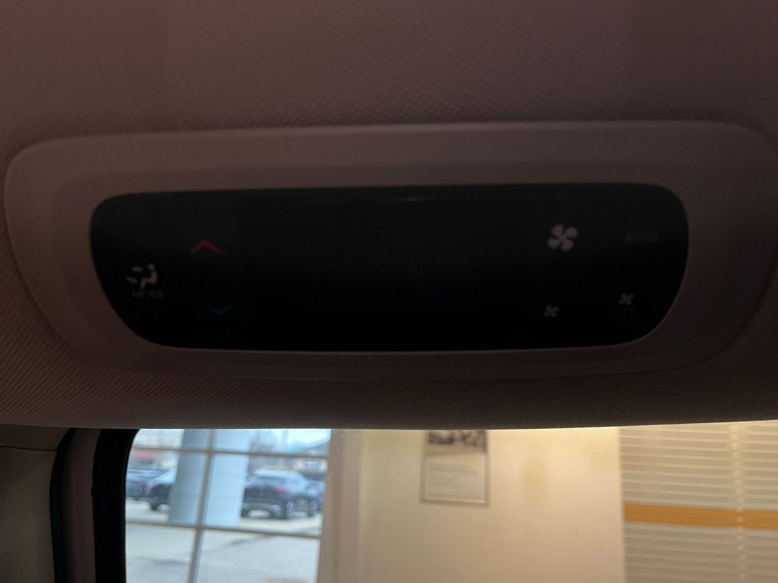 Thumbnail: 2024 Chrysler Pacifica - 24