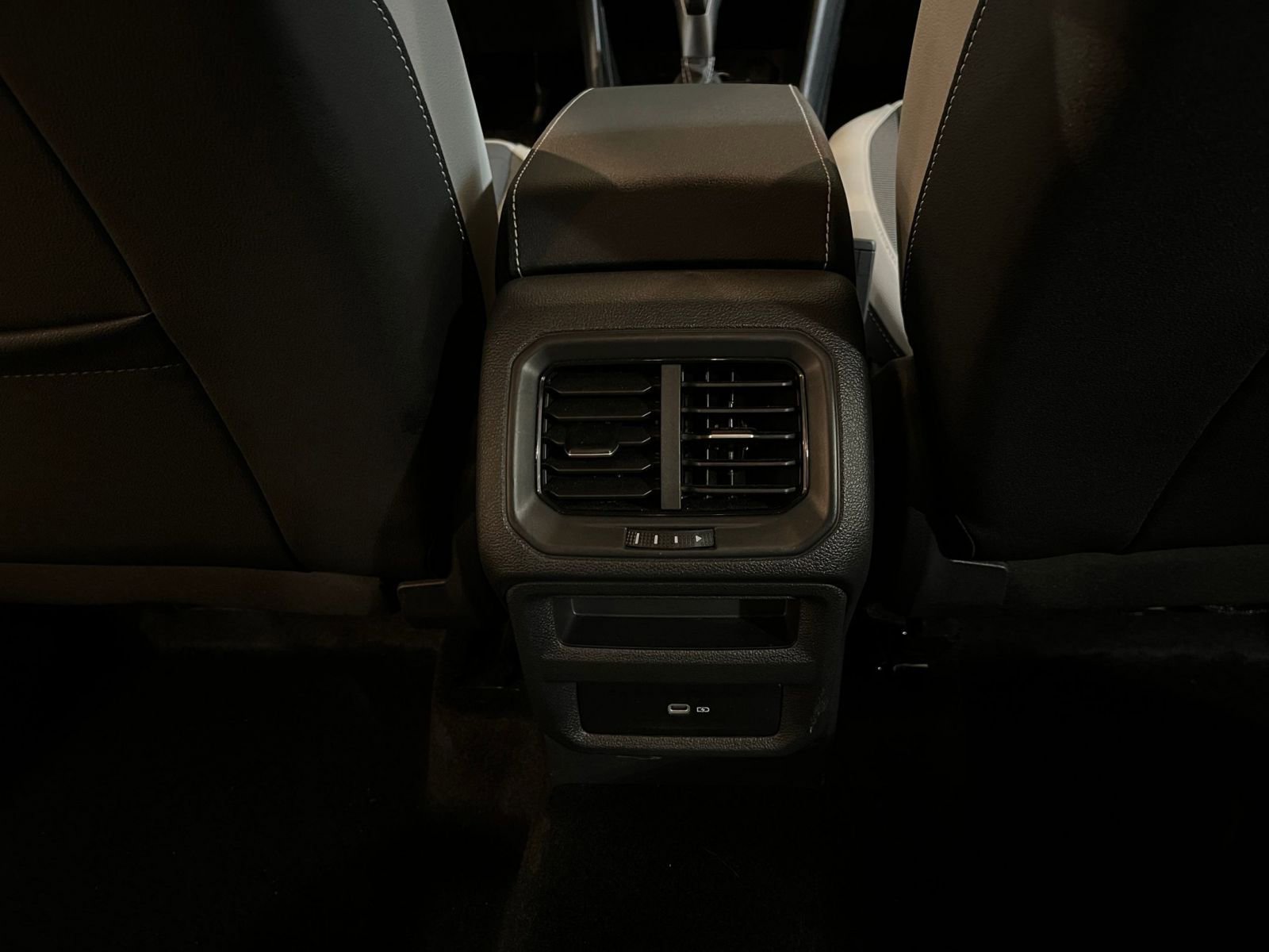 Thumbnail: 2025 Volkswagen Taos - 23