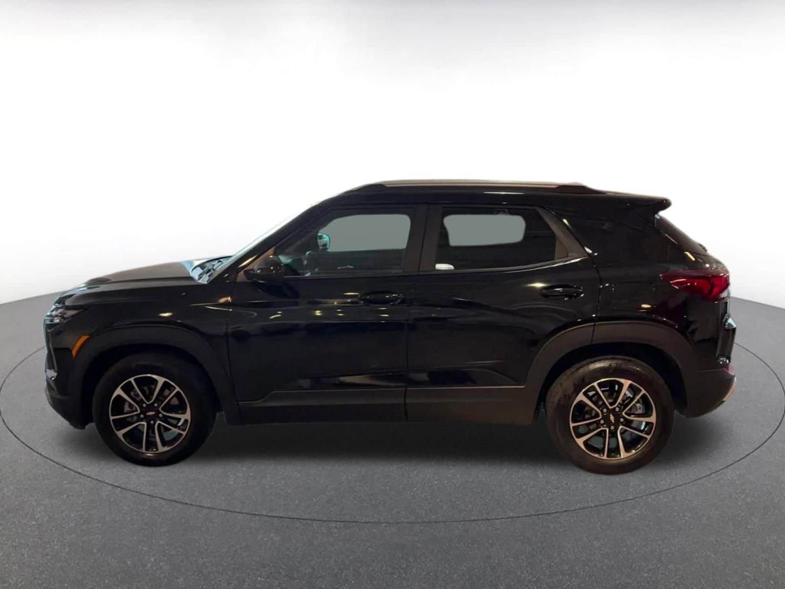 Thumbnail: 2025 Chevrolet TrailBlazer - 9