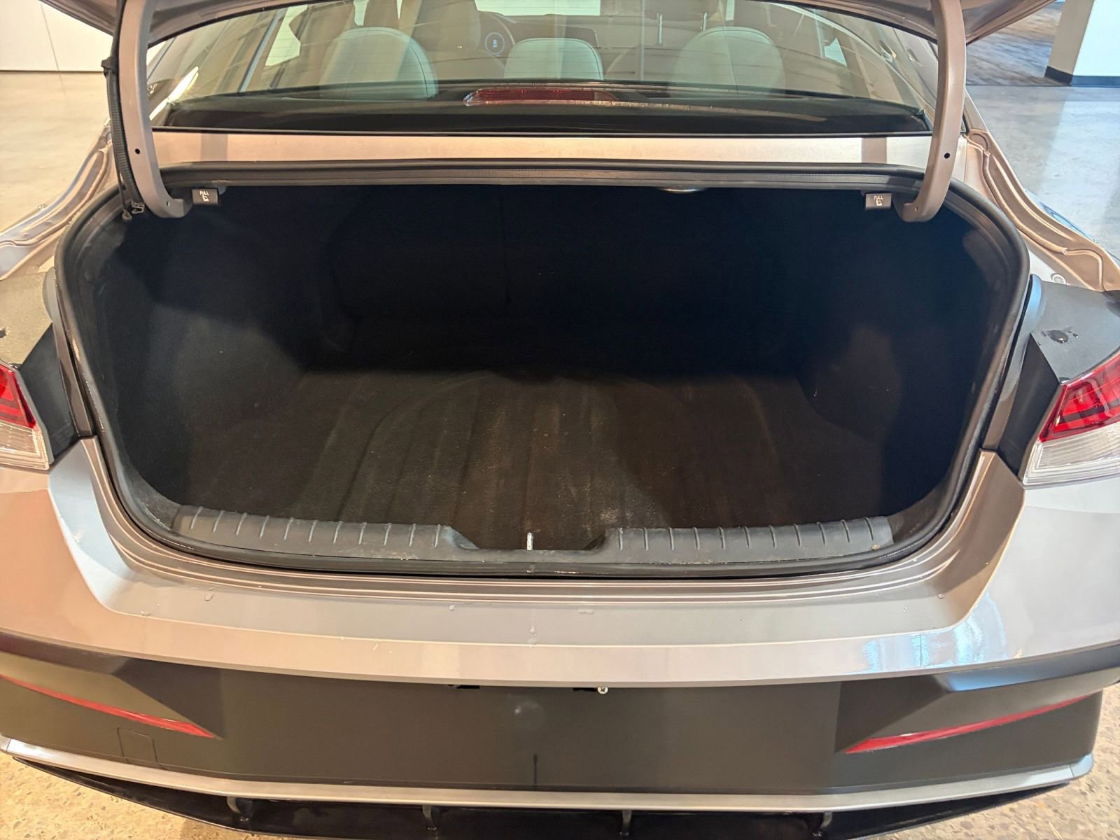 Thumbnail: 2025 Hyundai Elantra - 31