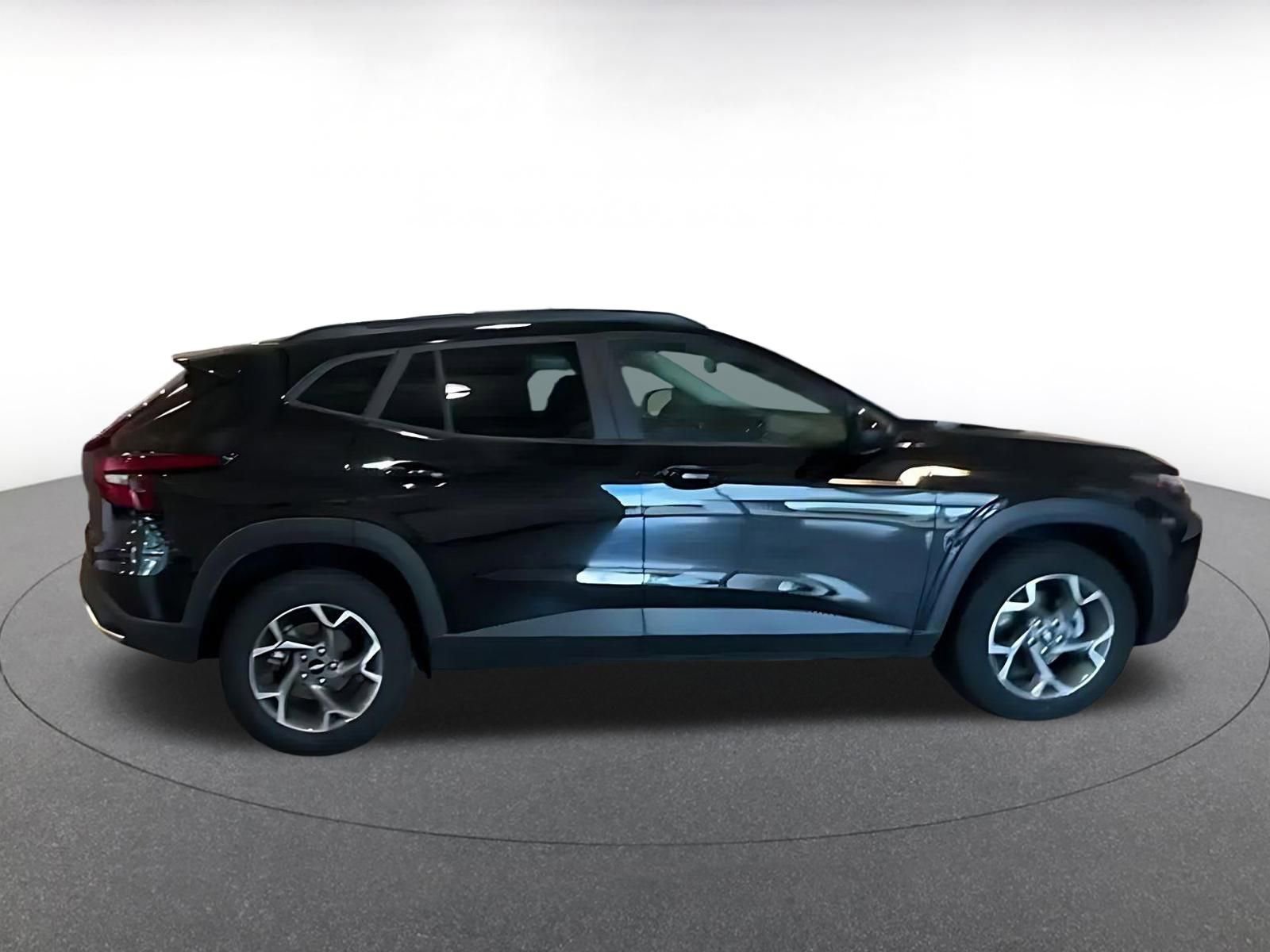 Thumbnail: 2025 Chevrolet Trax - 14