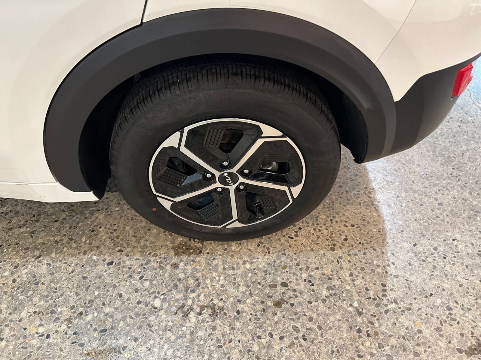 Thumbnail: 2026 Kia Niro - 30