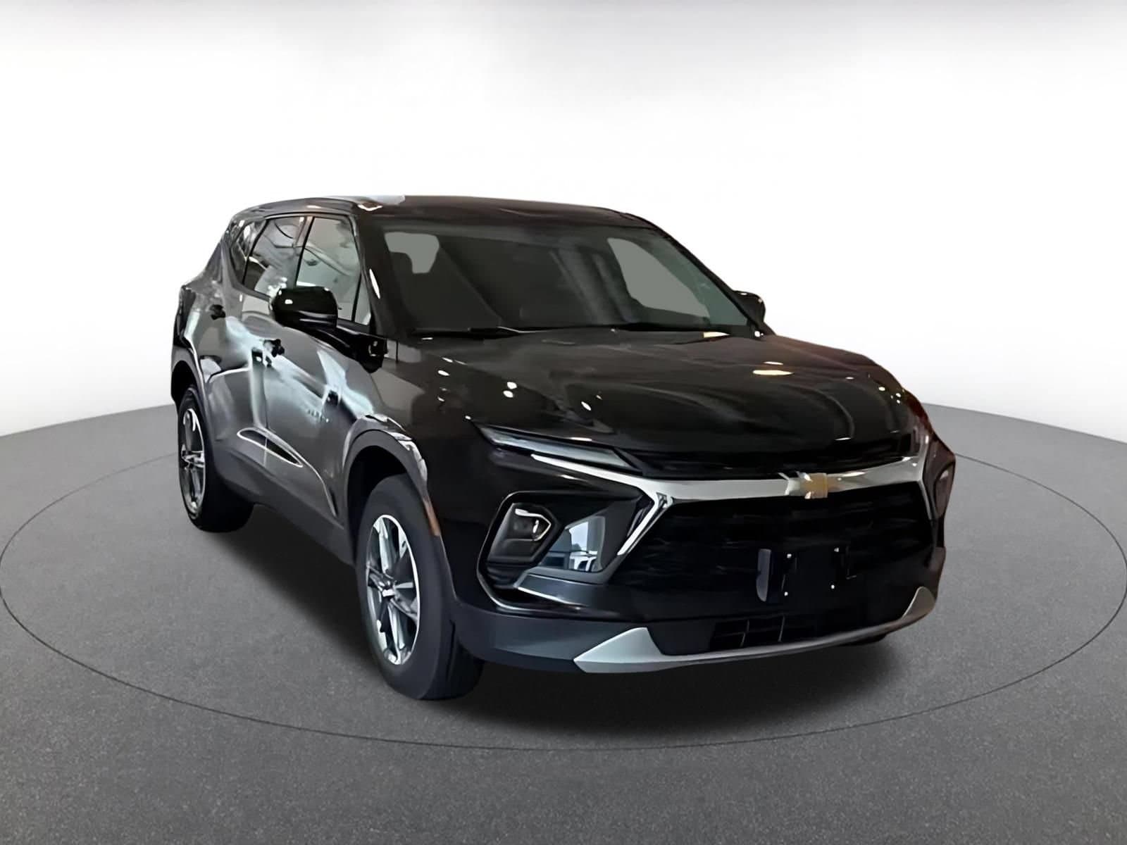 Thumbnail: 2026 Chevrolet Blazer - 3