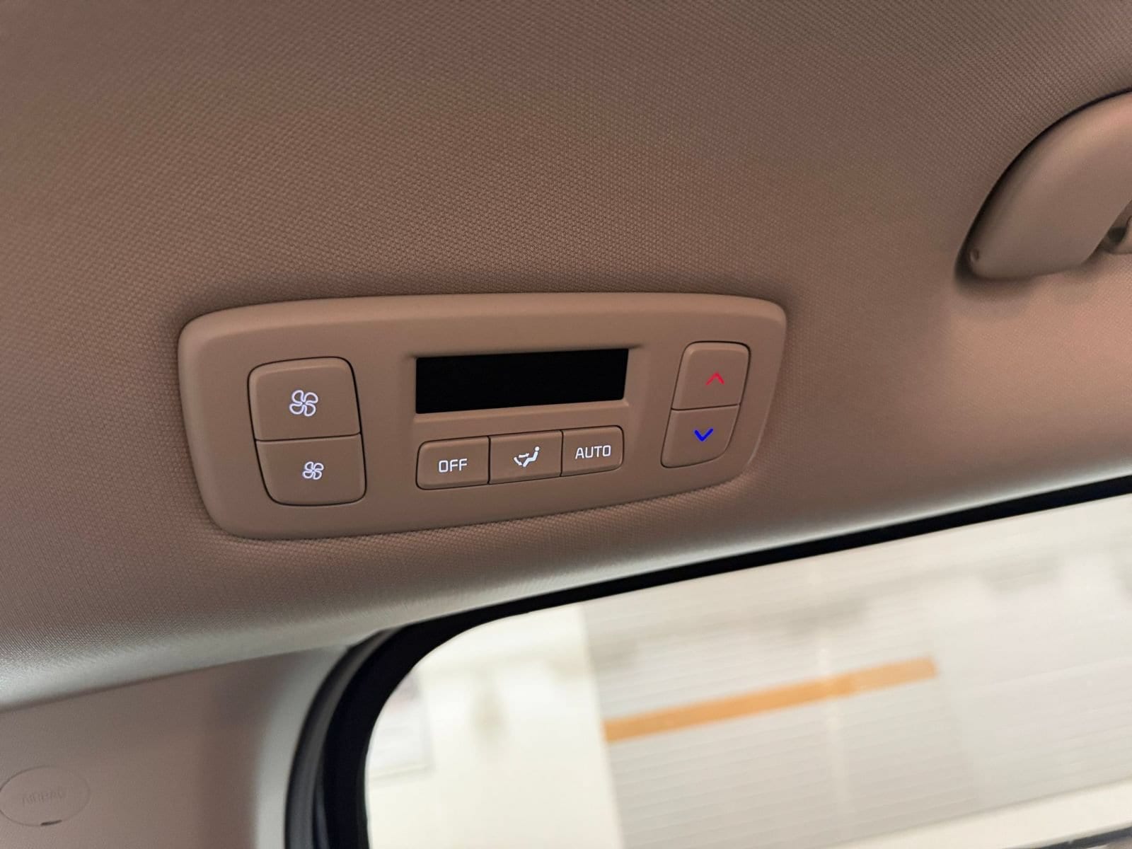 Thumbnail: 2026 Kia Carnival - 24
