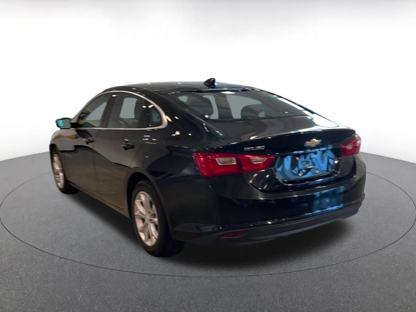 Thumbnail: 2023 Chevrolet Malibu - 11