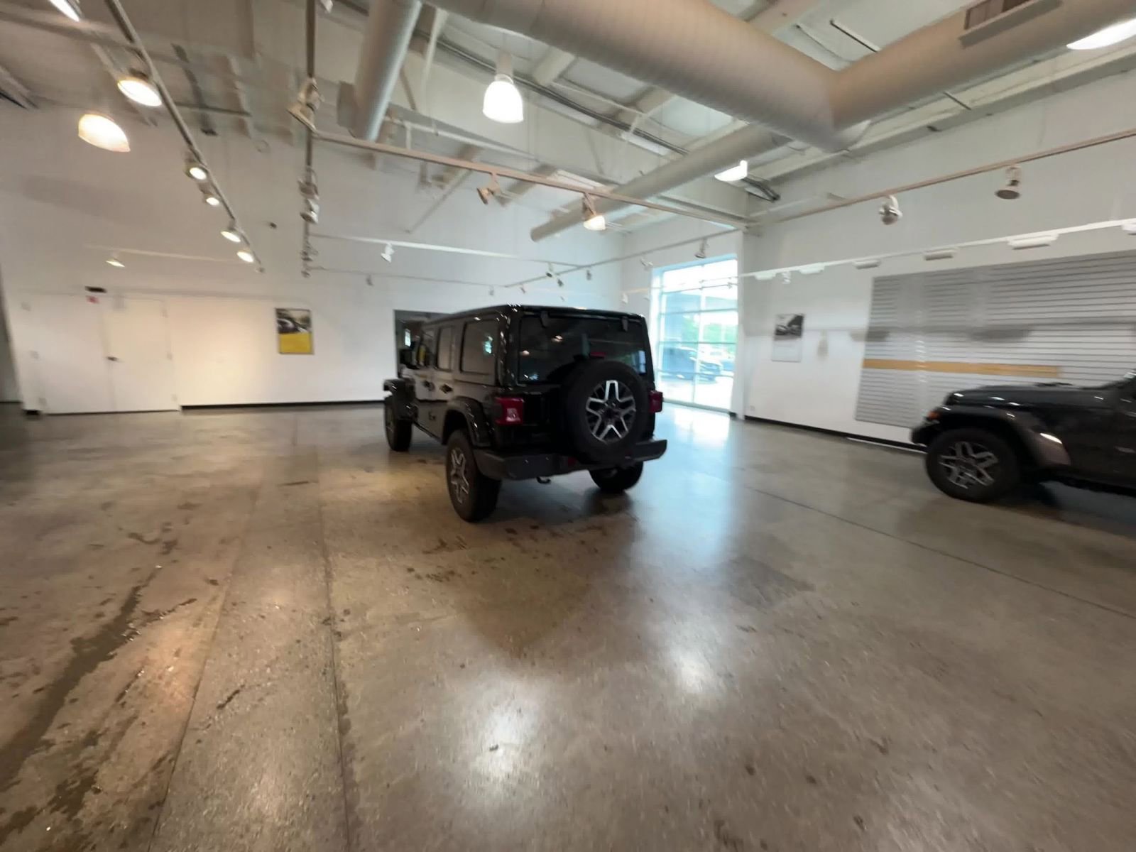 Thumbnail: 2025 Jeep Wrangler - 16