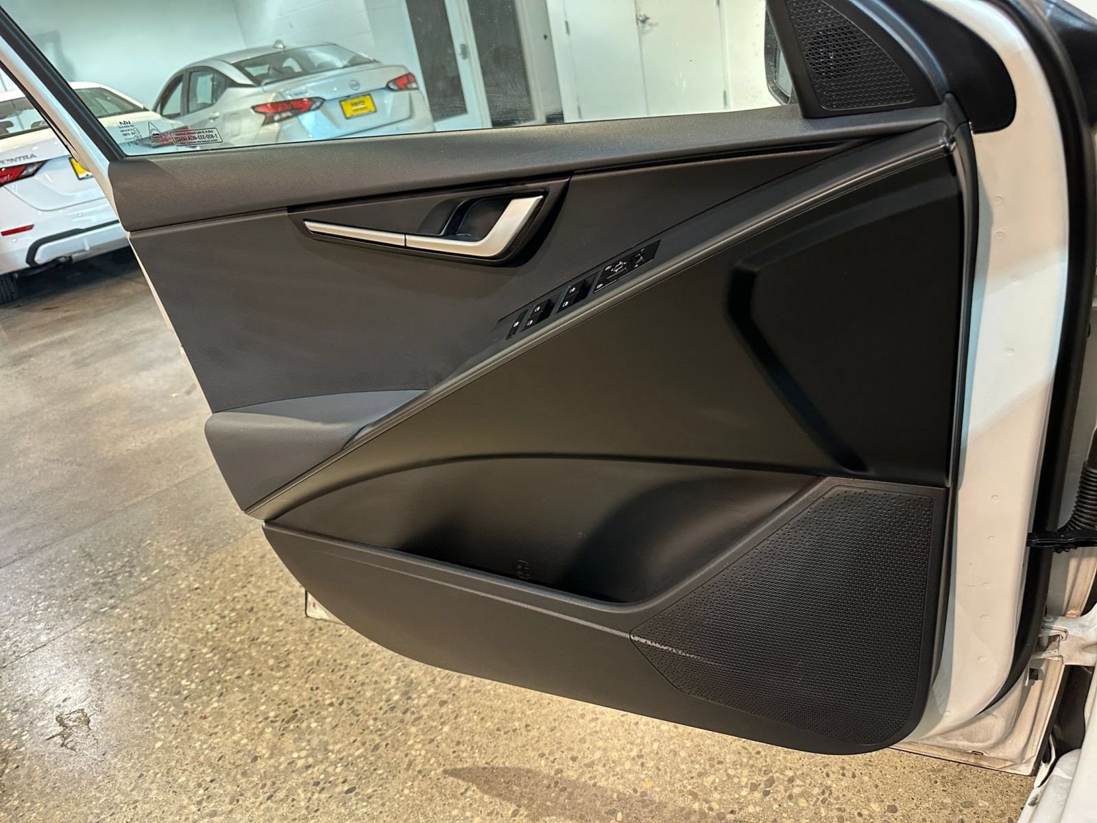 Thumbnail: 2026 Kia Niro - 18