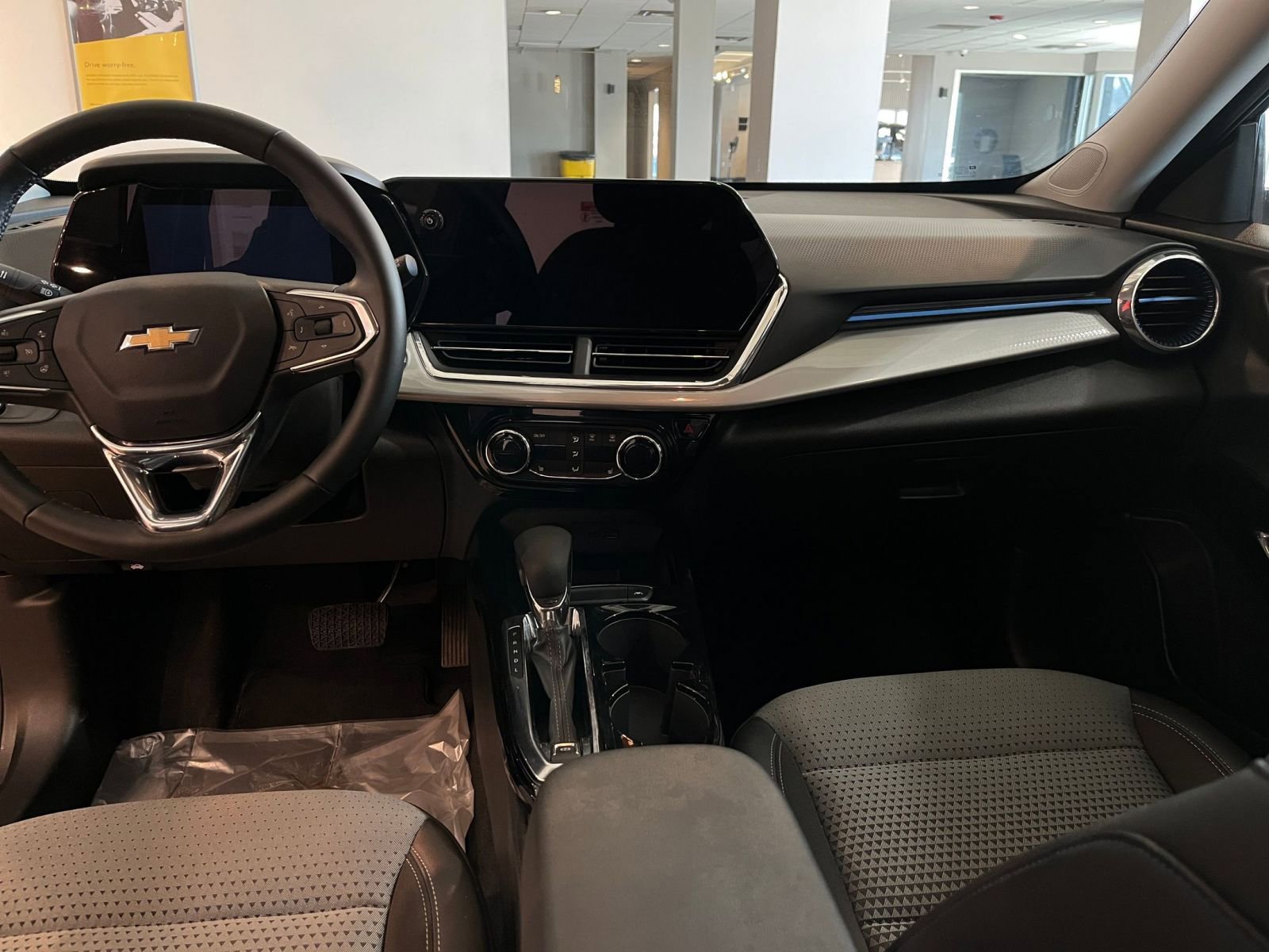 Thumbnail: 2025 Chevrolet Trax - 31