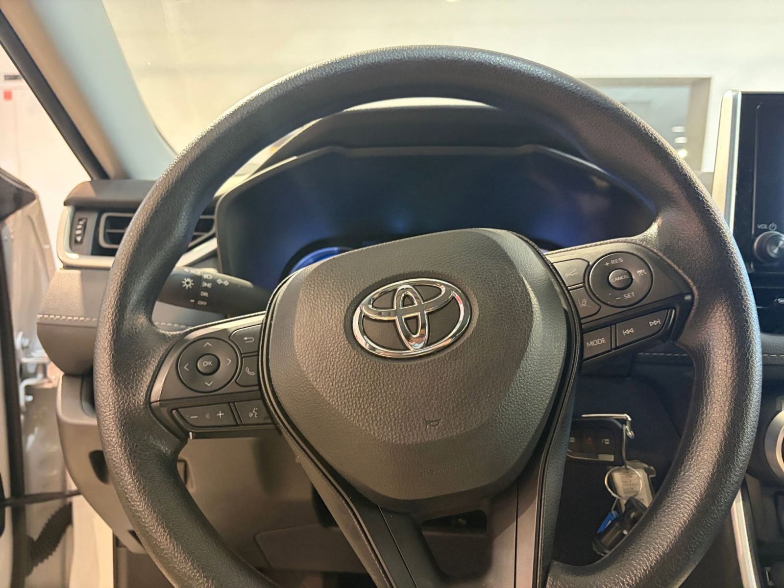 Thumbnail: 2025 Toyota RAV4 - 27