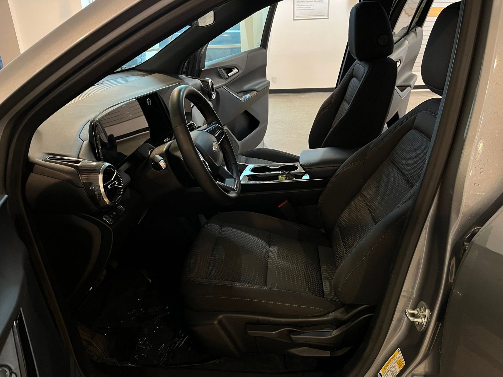 Thumbnail: 2025 Chevrolet Equinox - 28