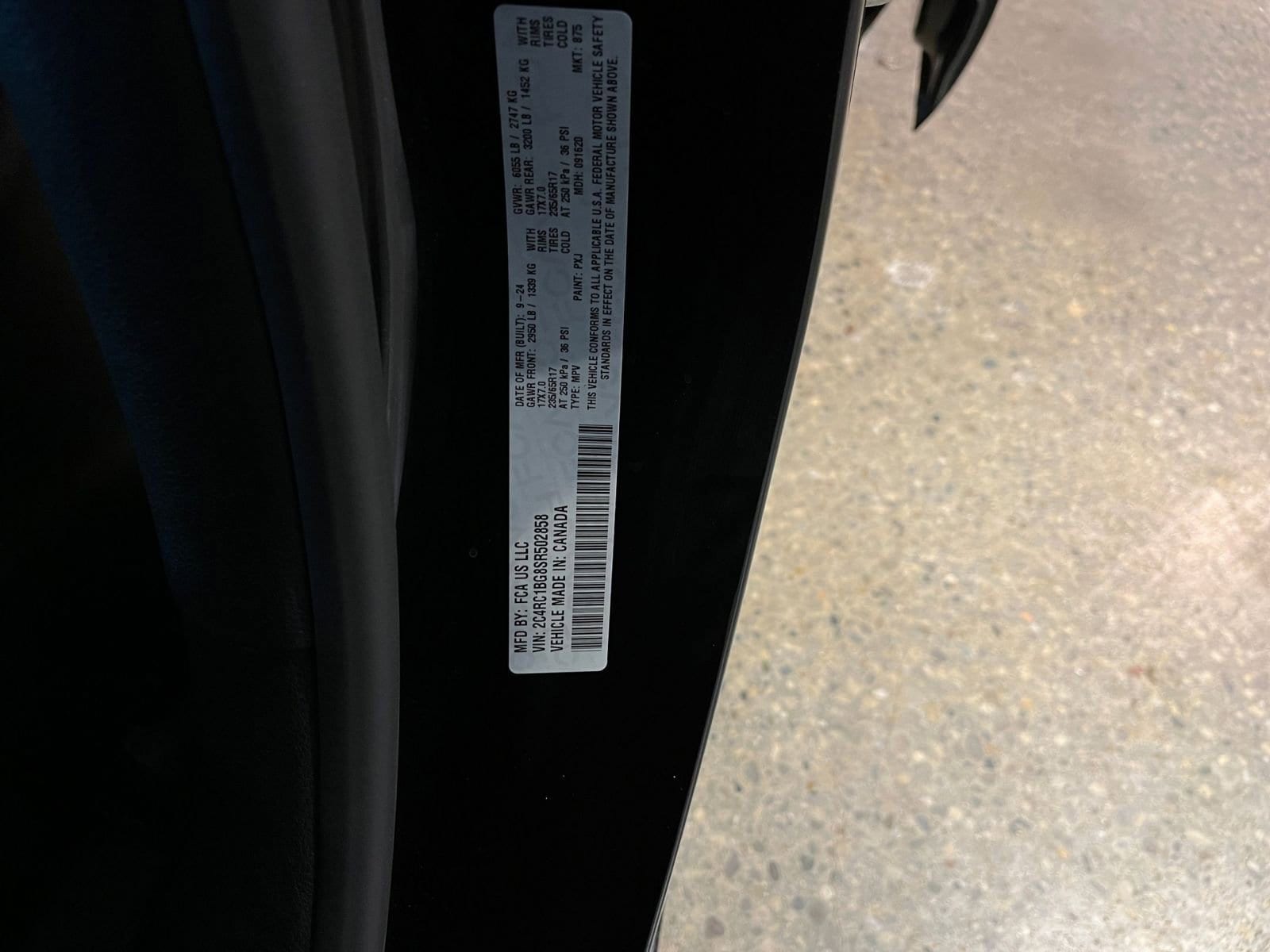 Thumbnail: 2025 Chrysler Pacifica - 31