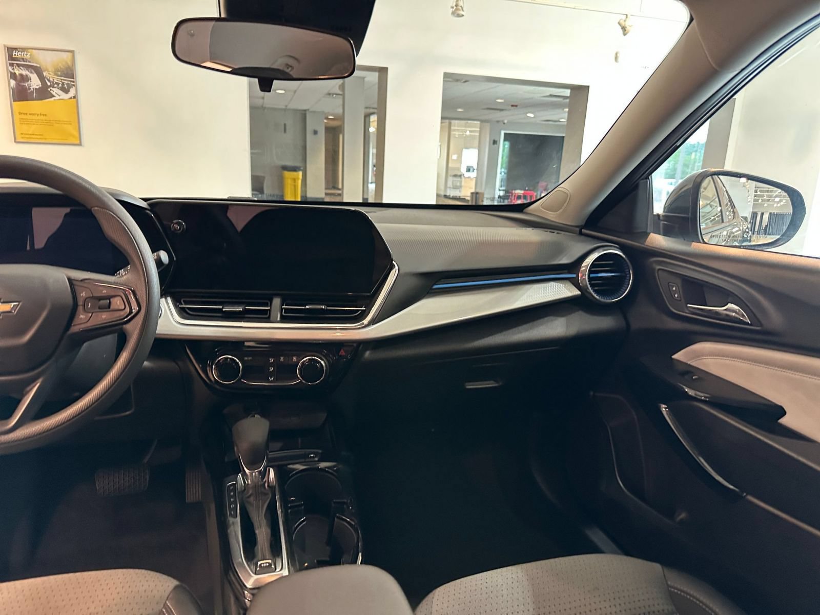 Thumbnail: 2025 Chevrolet Trax - 34