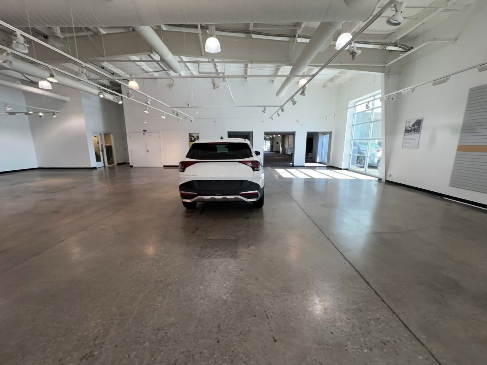 Thumbnail: 2025 Kia Sportage - 16