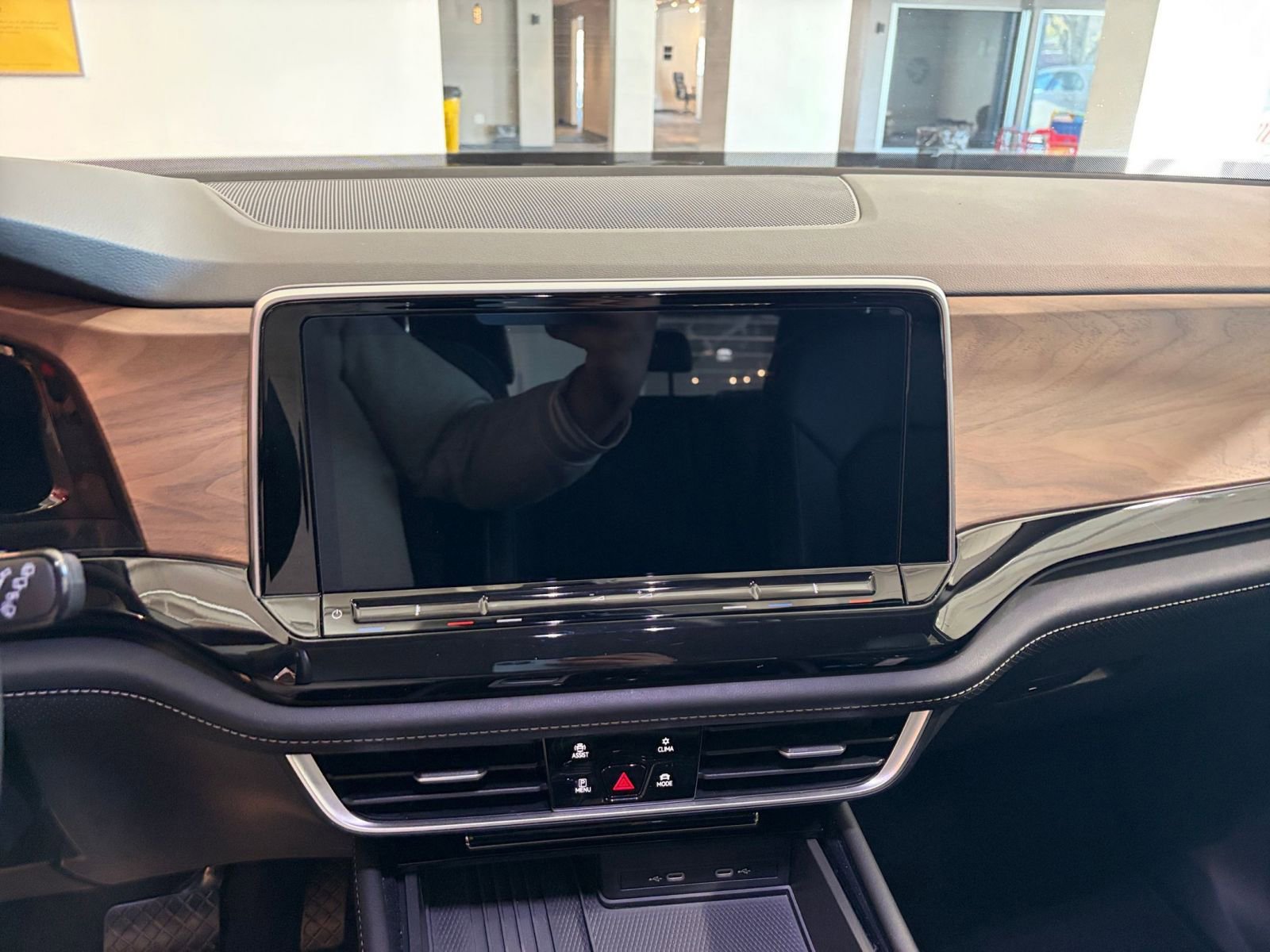 Thumbnail: 2025 Volkswagen Atlas - 18