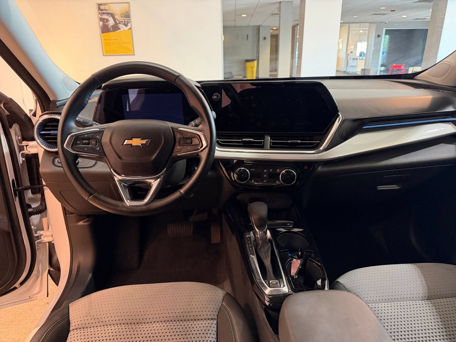 Thumbnail: 2025 Chevrolet Trax - 28