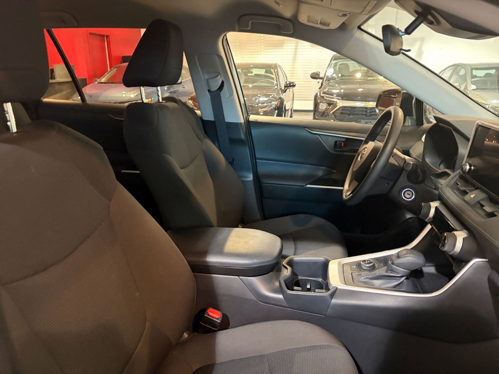 Thumbnail: 2025 Toyota RAV4 - 35