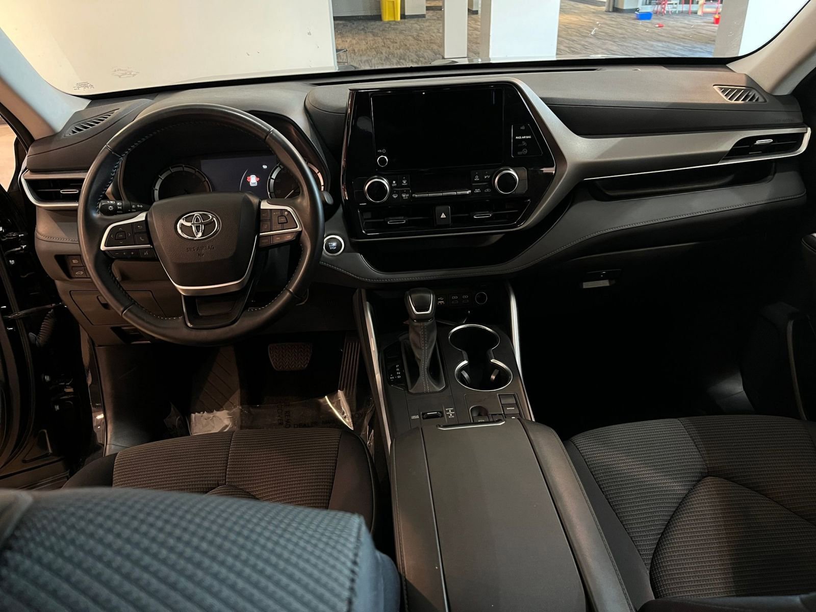 Thumbnail: 2025 Toyota Highlander - 35