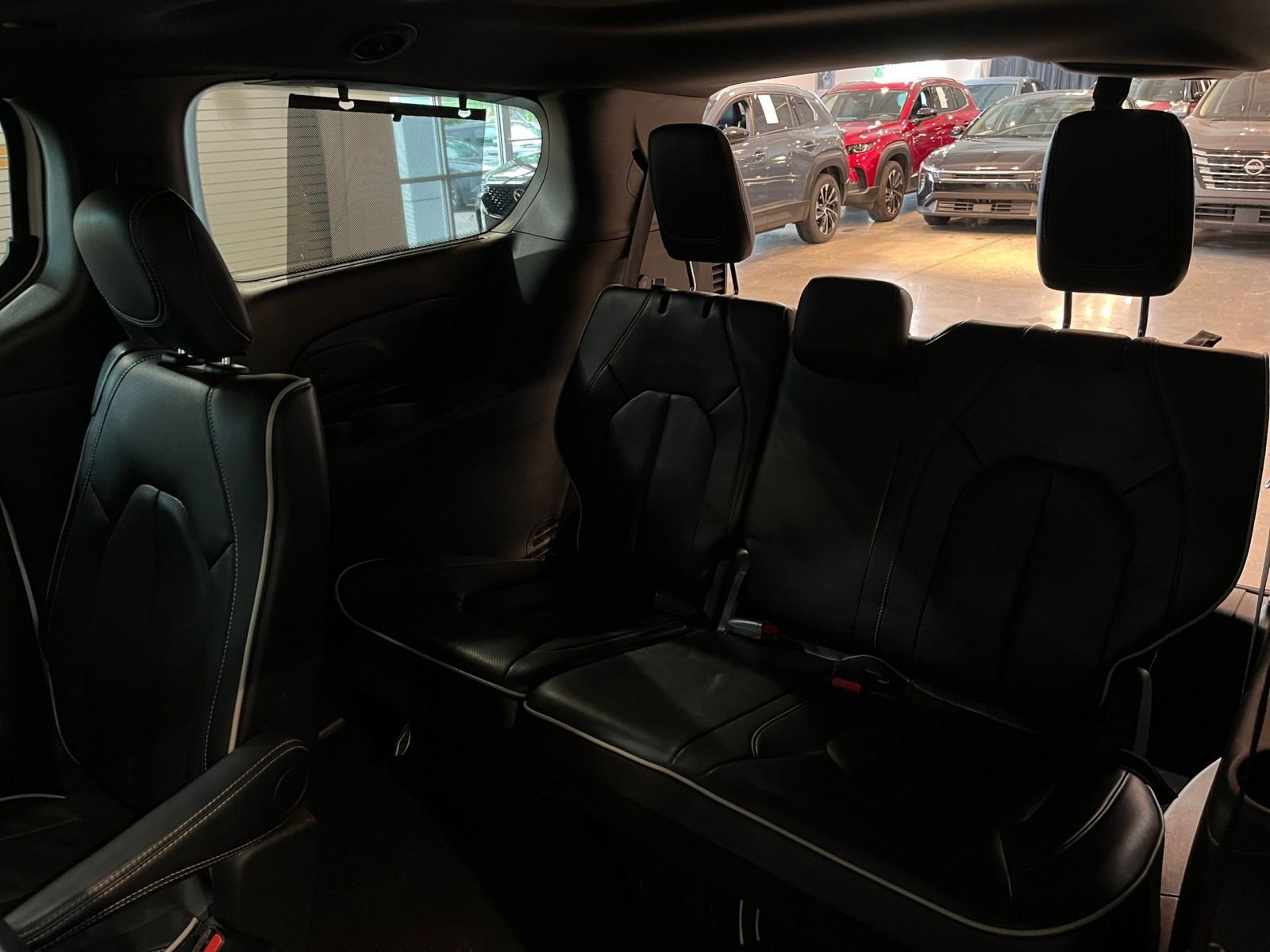 Thumbnail: 2025 Chrysler Pacifica - 32