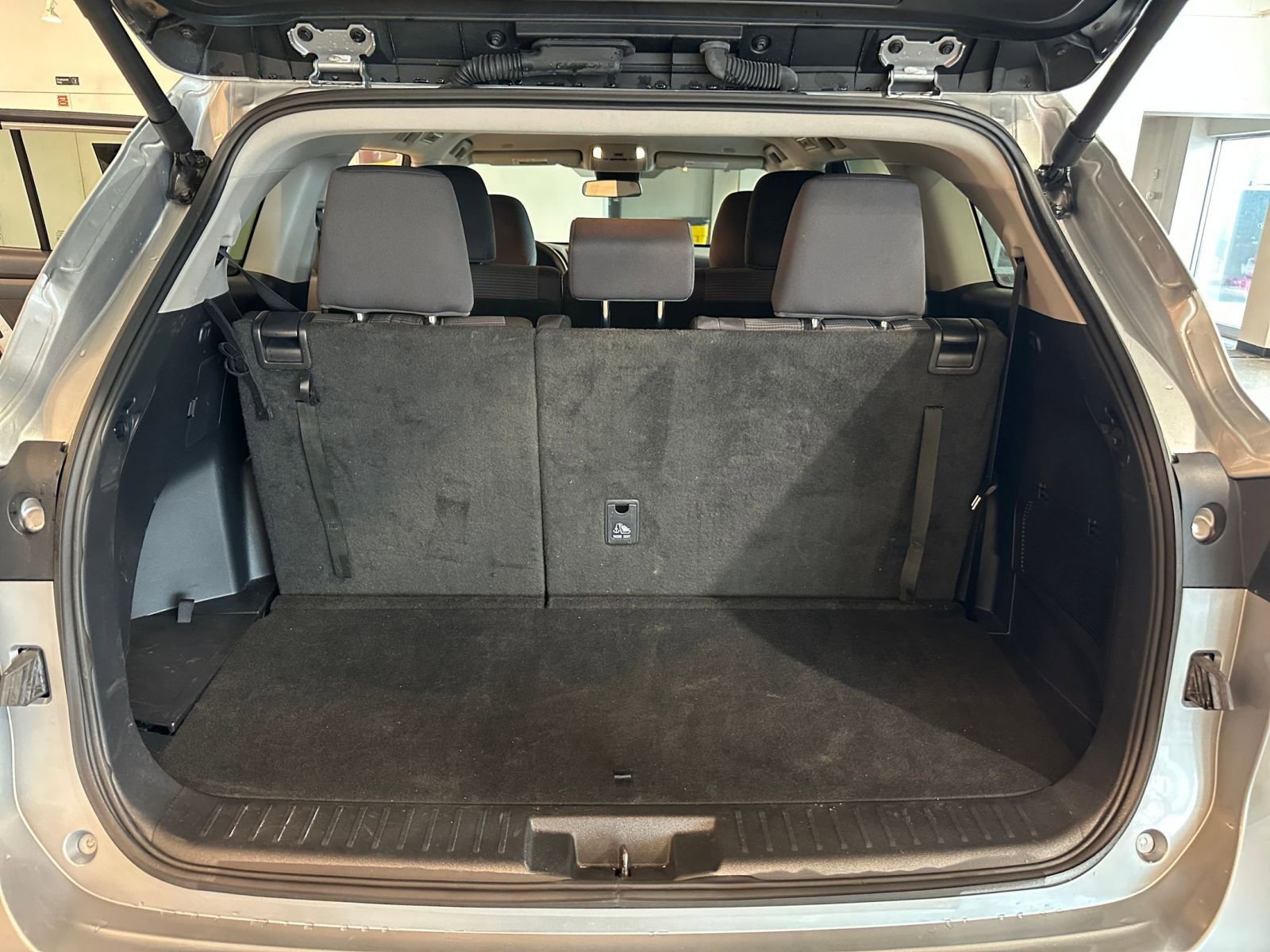 Thumbnail: 2025 Toyota Highlander - 33