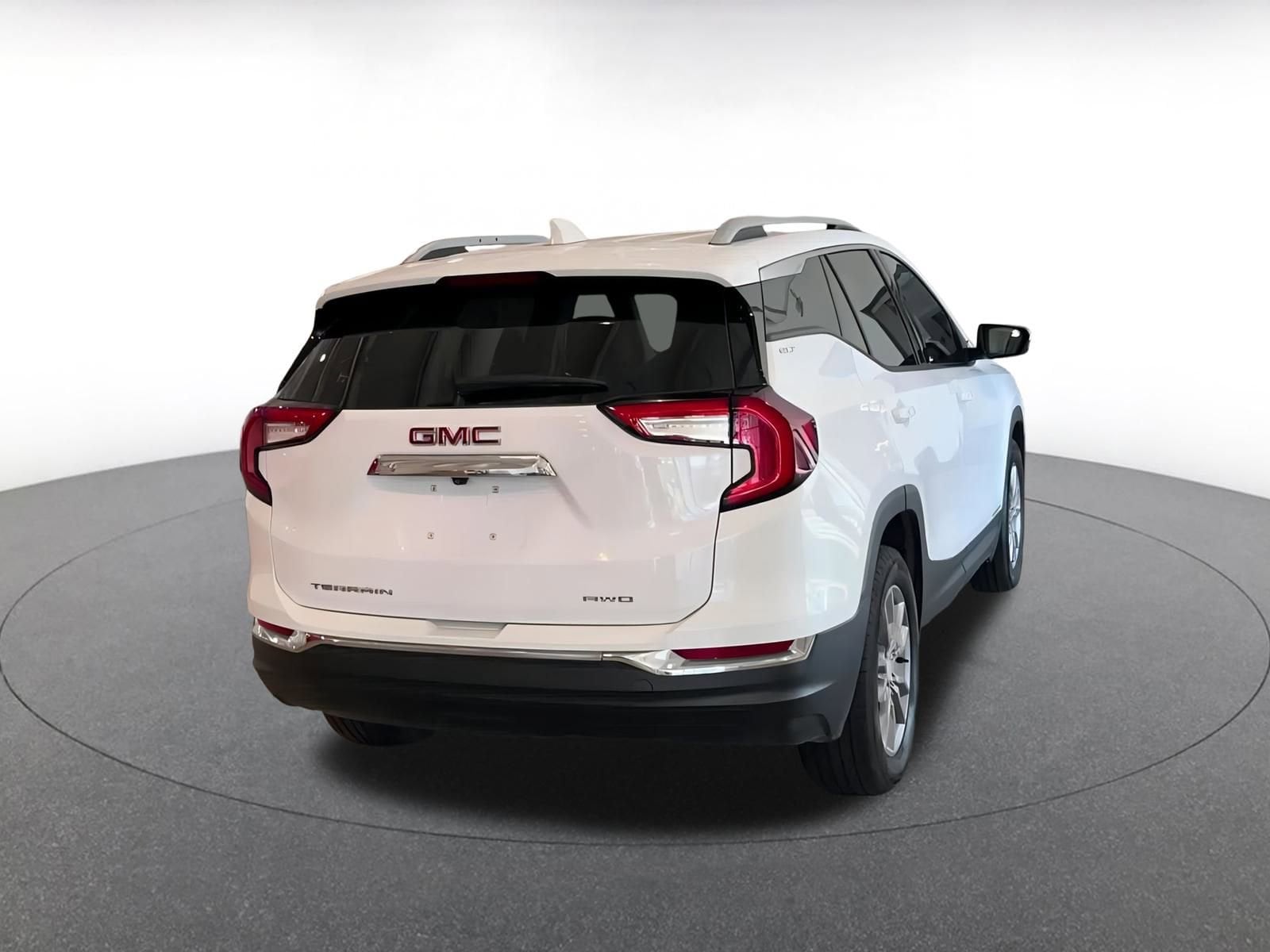 Thumbnail: 2024 GMC Terrain - 14