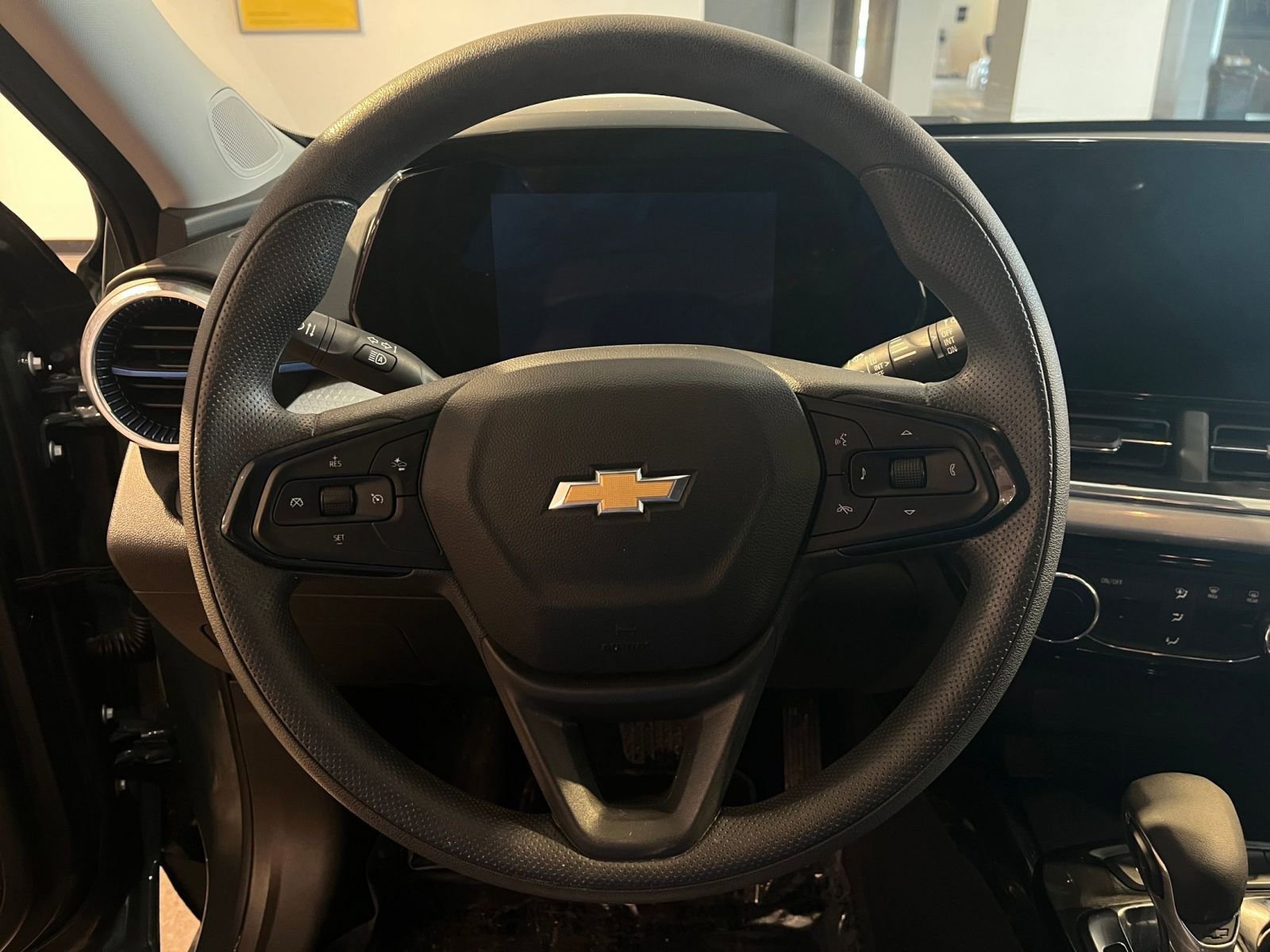 Thumbnail: 2025 Chevrolet Trax - 27