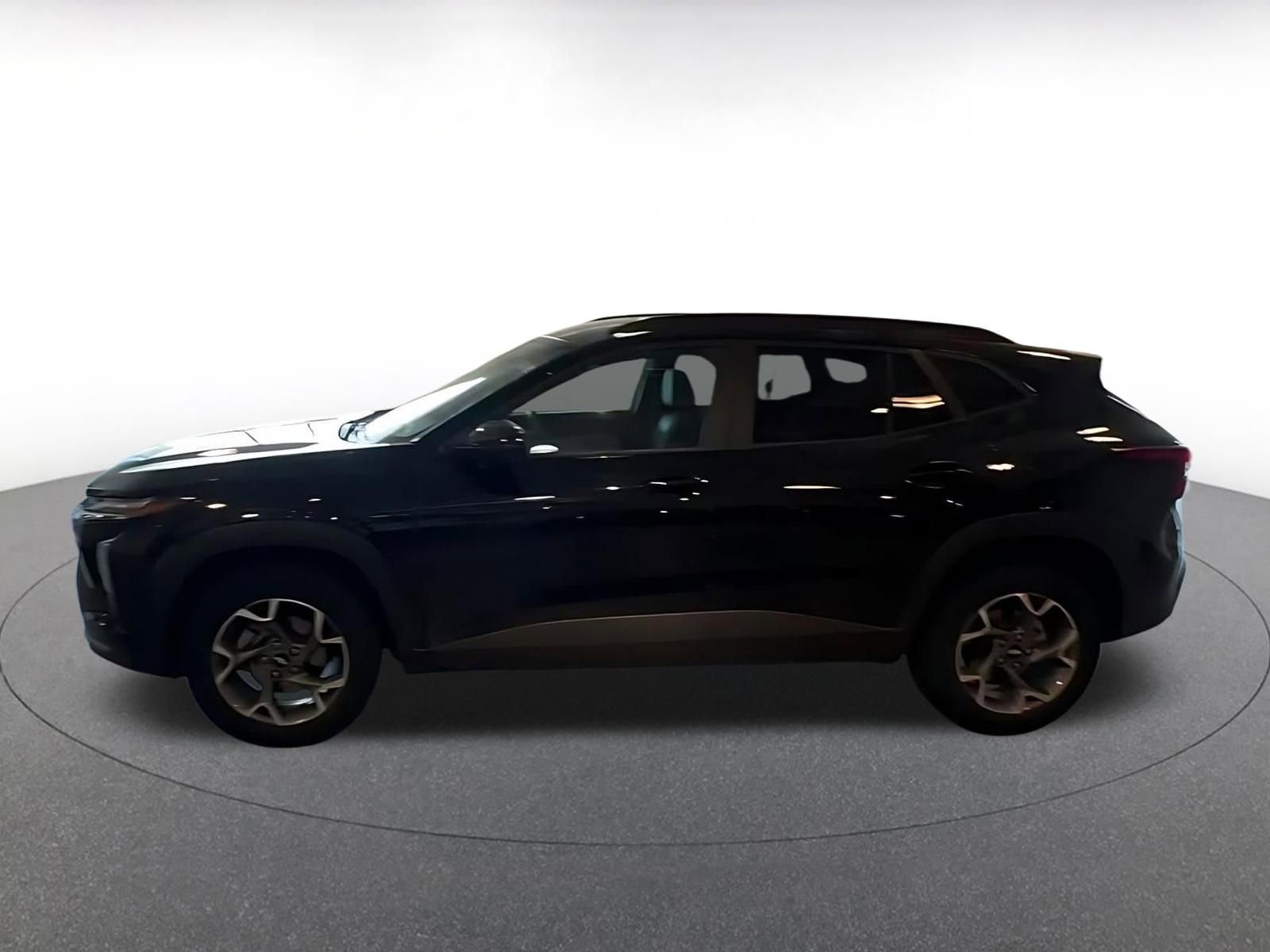Thumbnail: 2025 Chevrolet Trax - 9