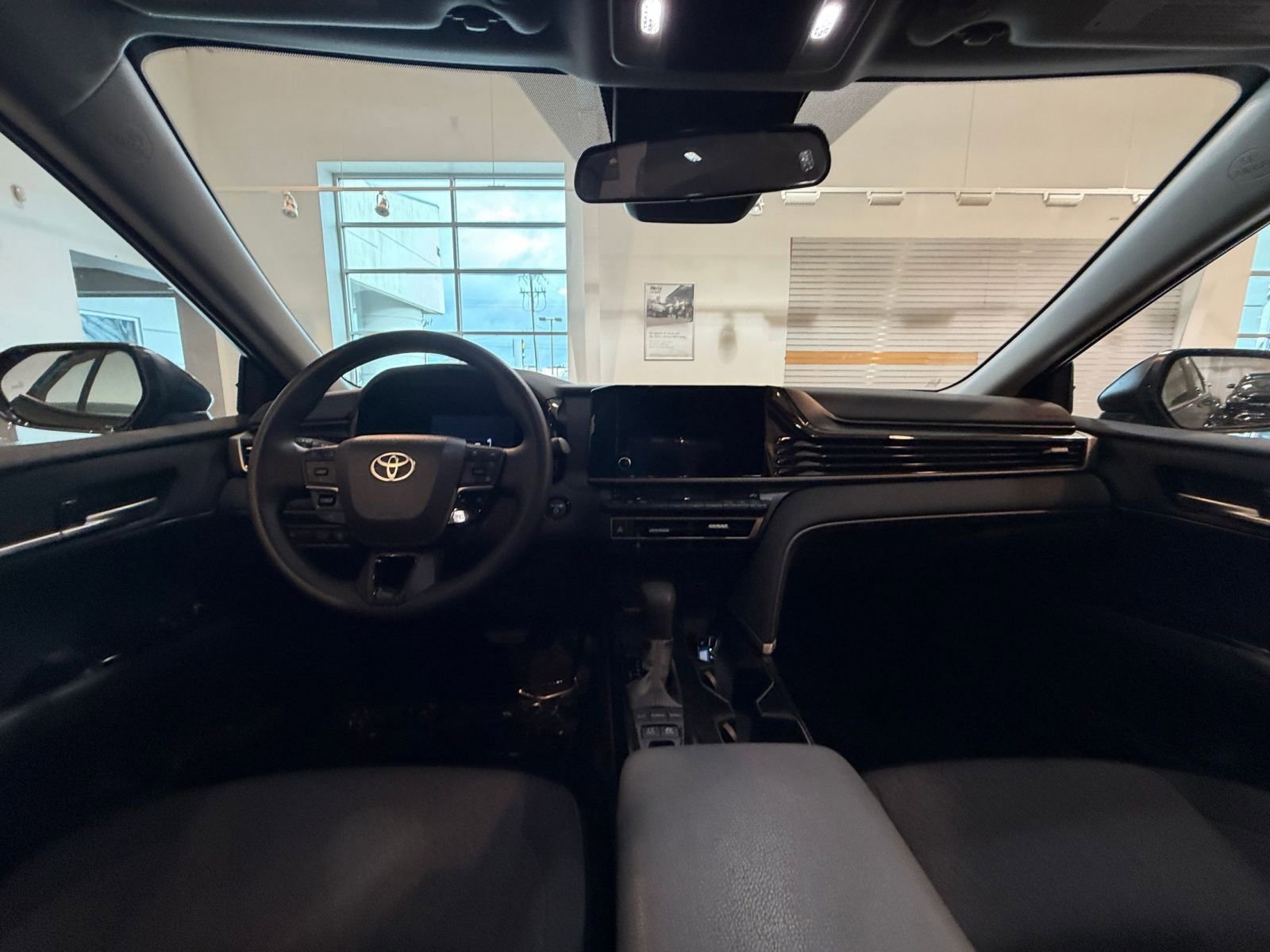 Thumbnail: 2025 Toyota Camry - 32