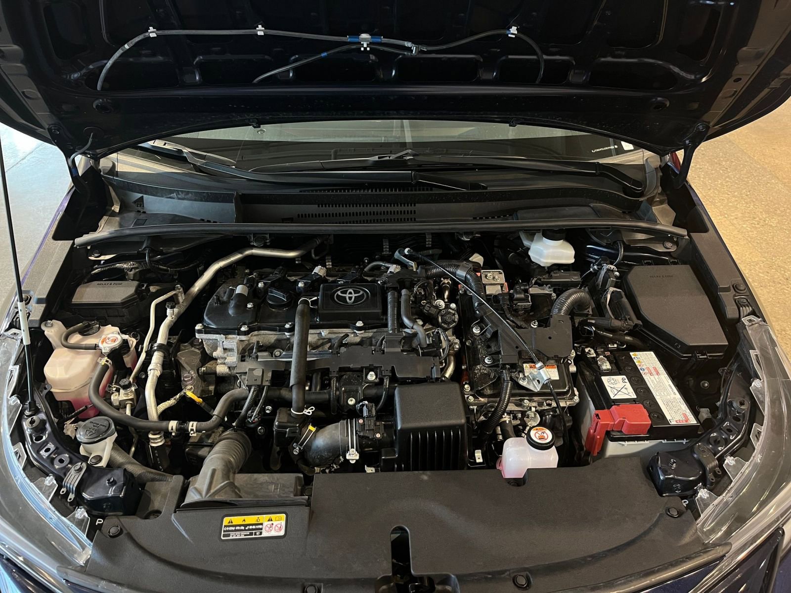 Thumbnail: 2025 Toyota Corolla - 32