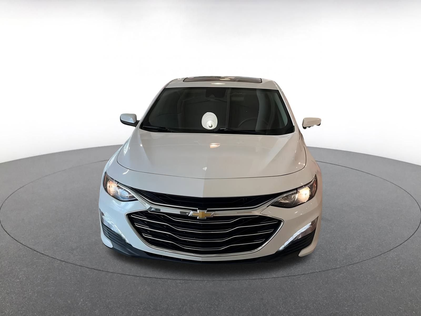 Thumbnail: 2023 Chevrolet Malibu - 4