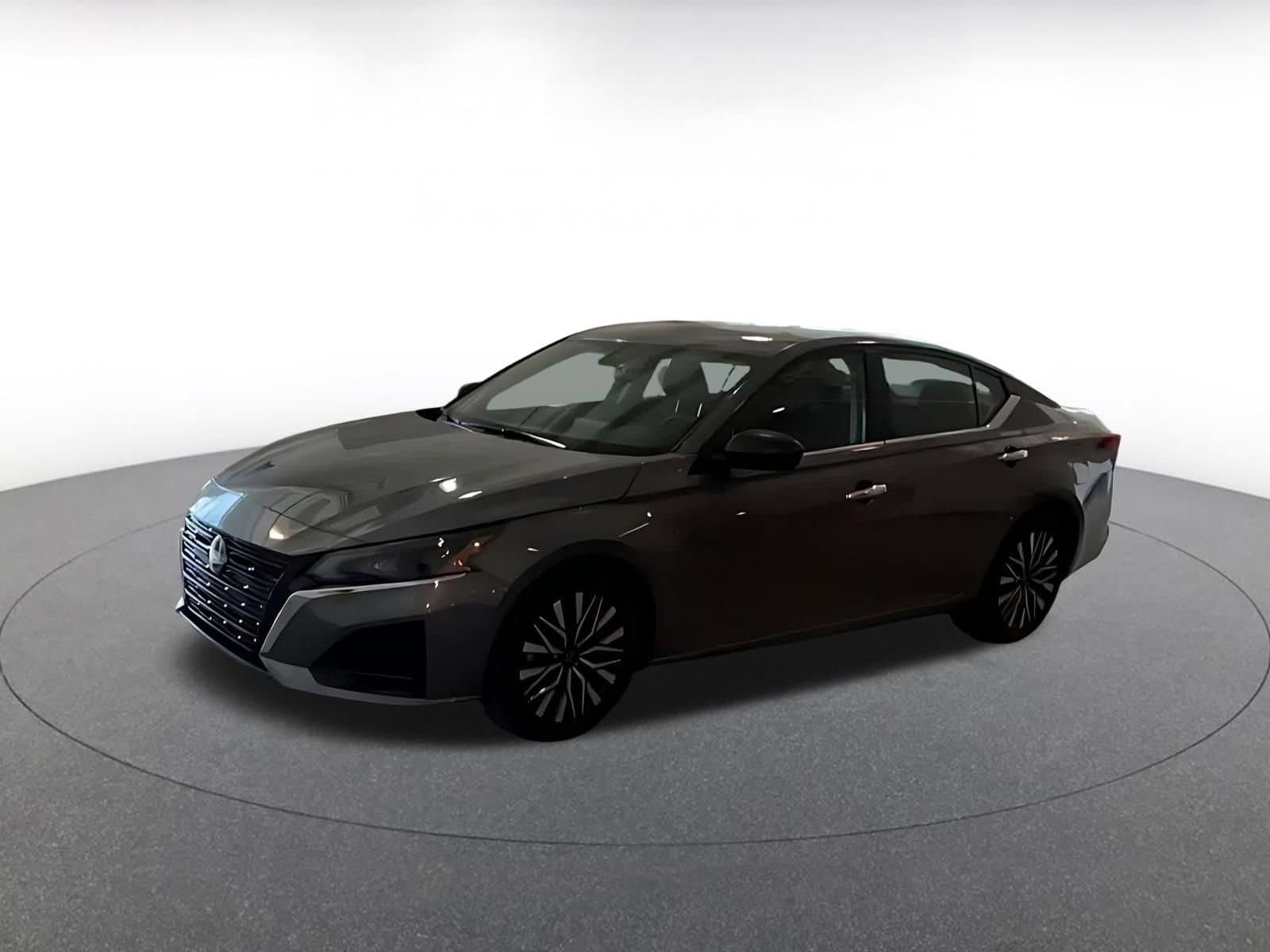 Thumbnail: 2025 Nissan Altima - 7