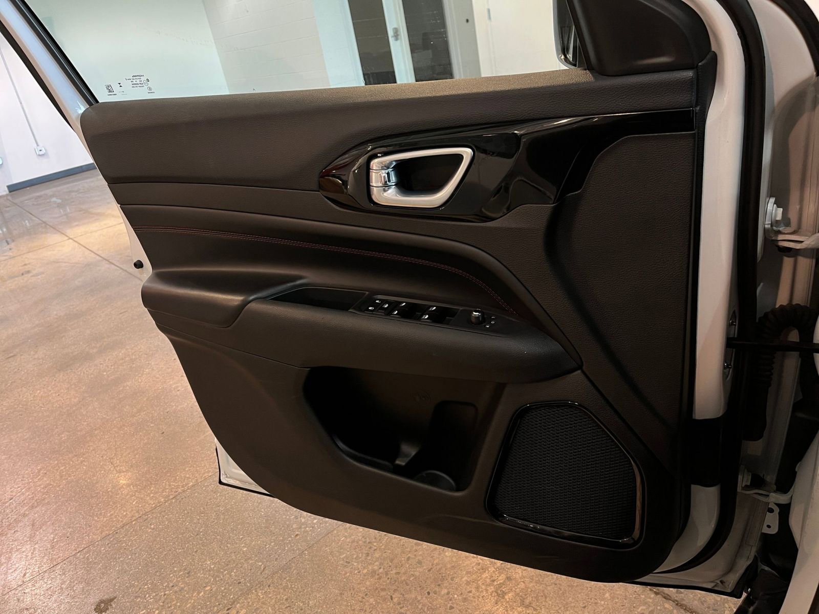 Thumbnail: 2025 Jeep Compass - 18