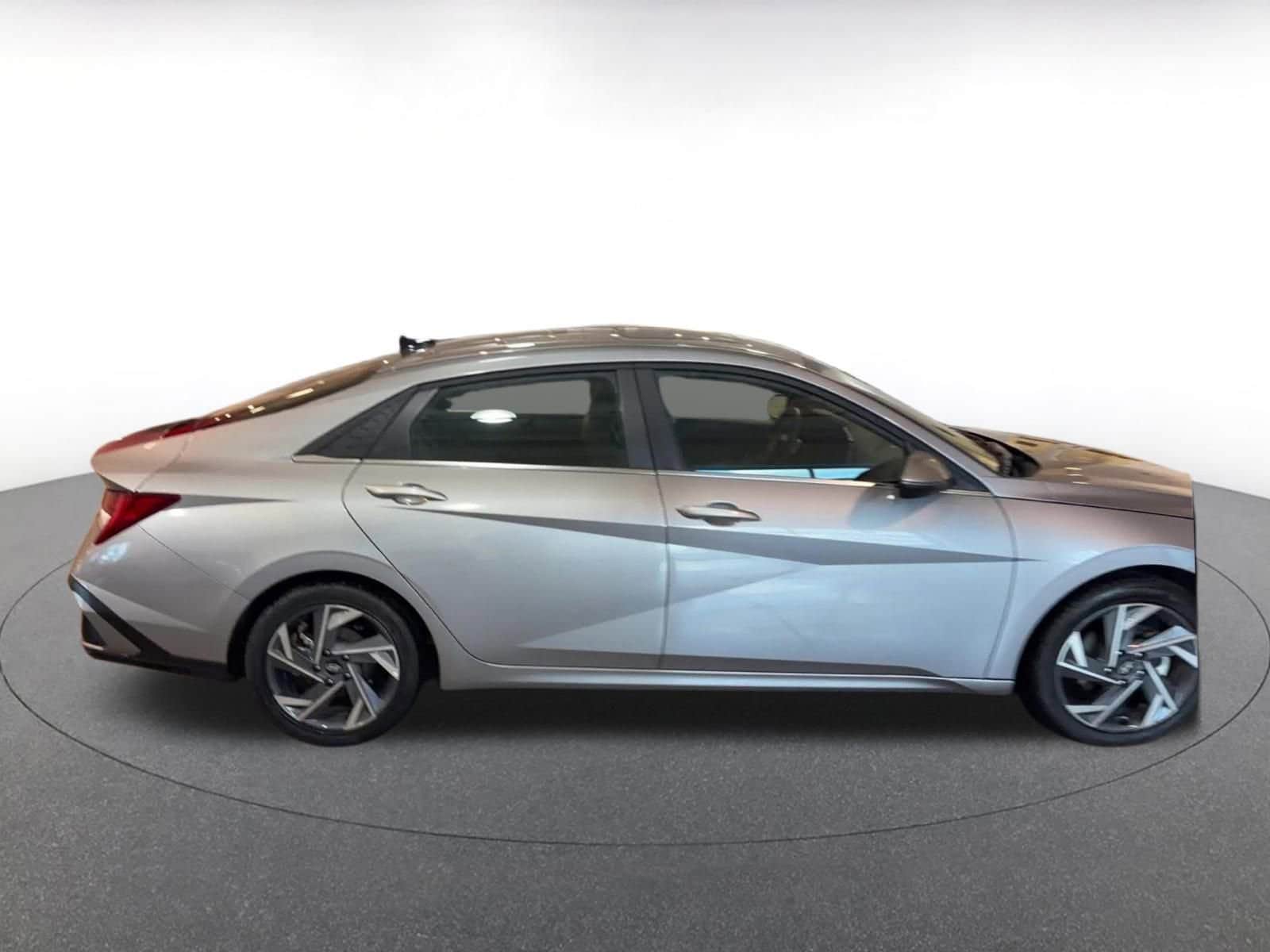 Thumbnail: 2025 Hyundai Elantra - 16