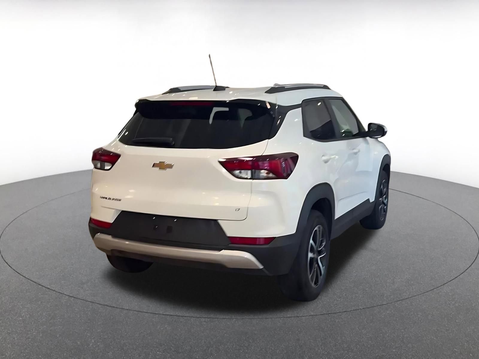 Thumbnail: 2025 Chevrolet TrailBlazer - 14