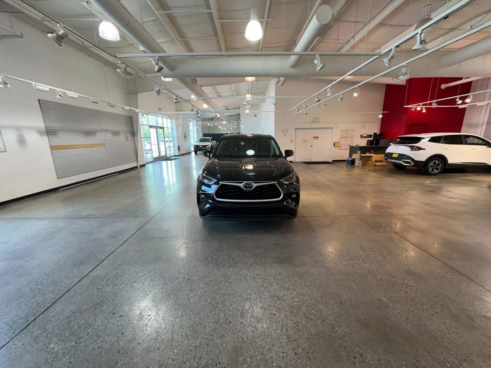 Thumbnail: 2025 Toyota Highlander - 16