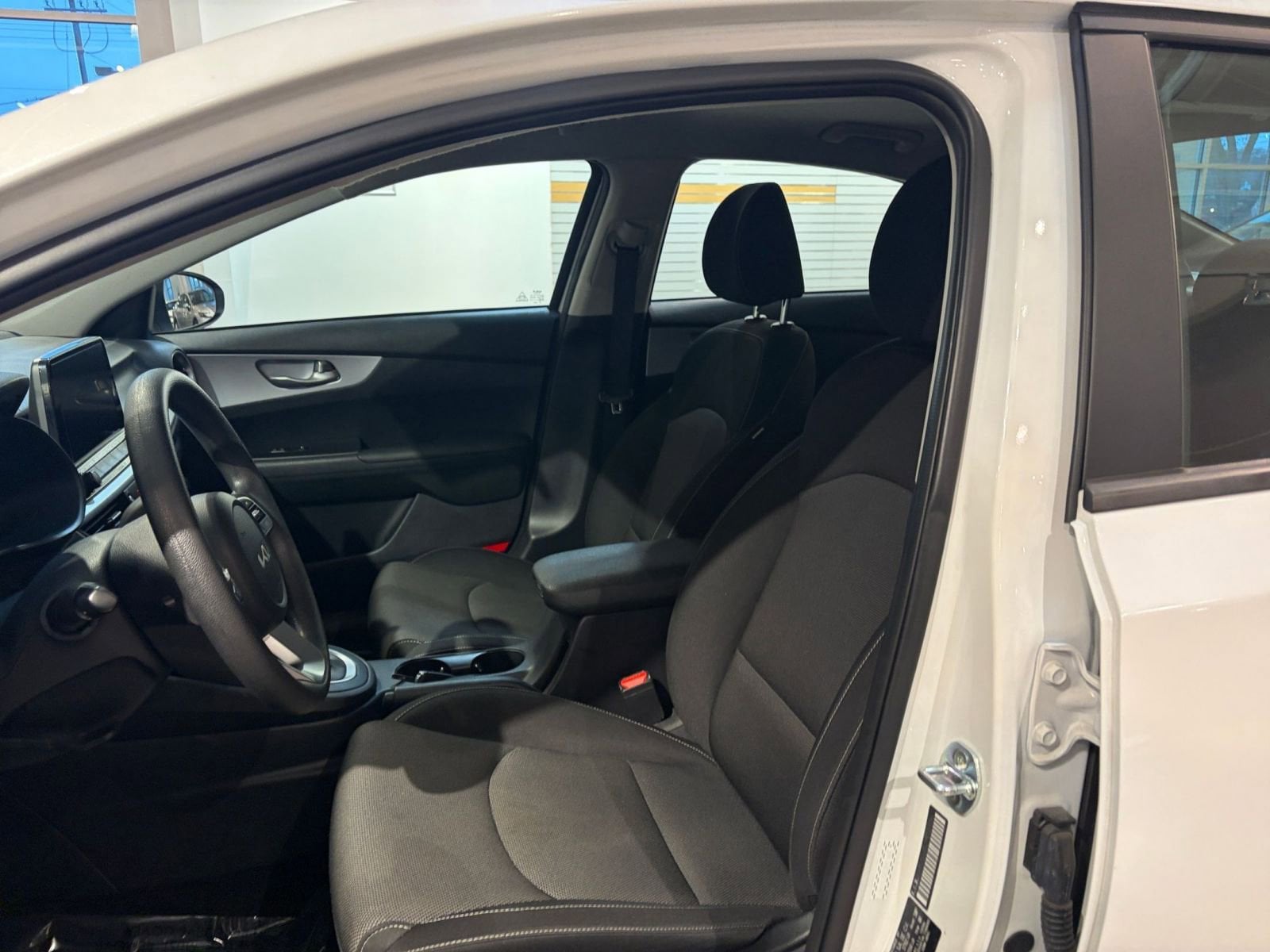 Thumbnail: 2024 Kia Forte - 24