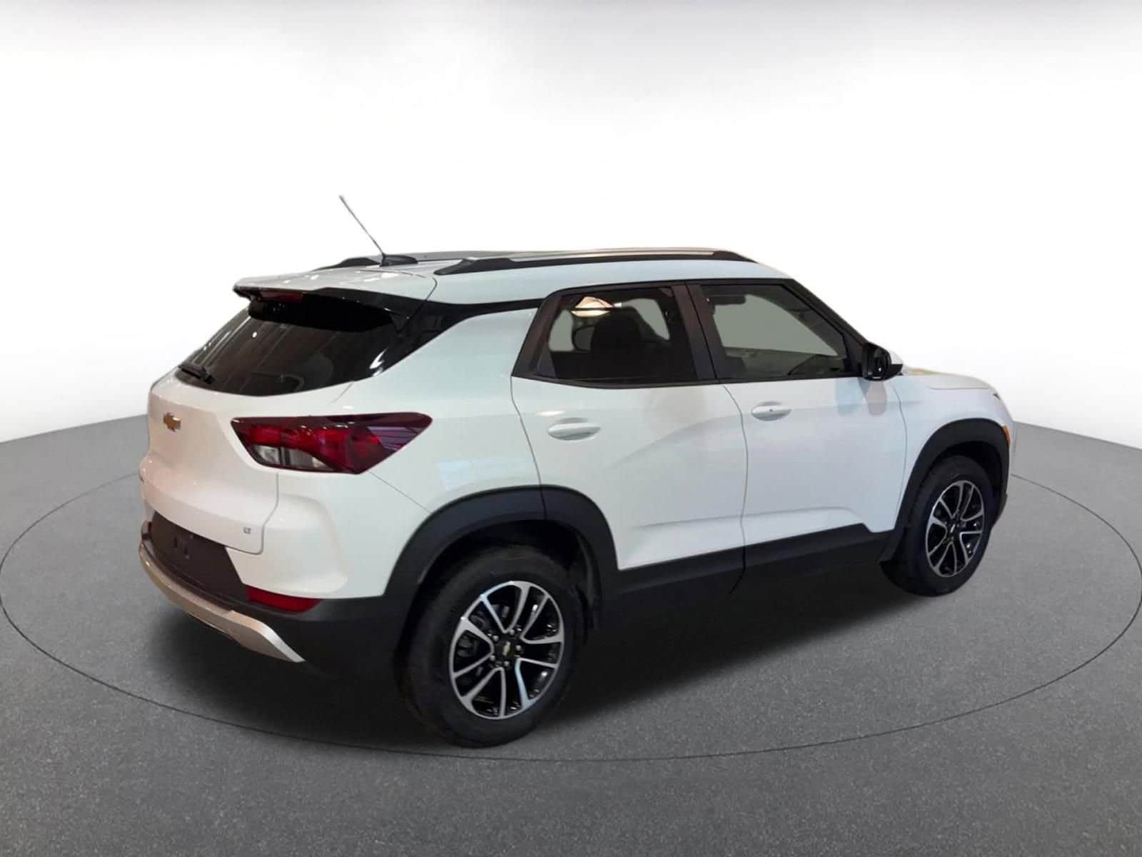 Thumbnail: 2025 Chevrolet TrailBlazer - 16