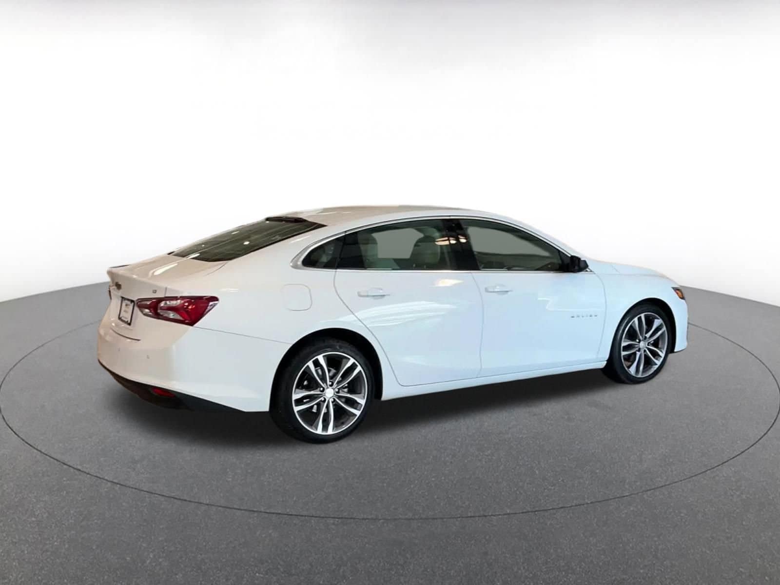 Thumbnail: 2024 Chevrolet Malibu - 15