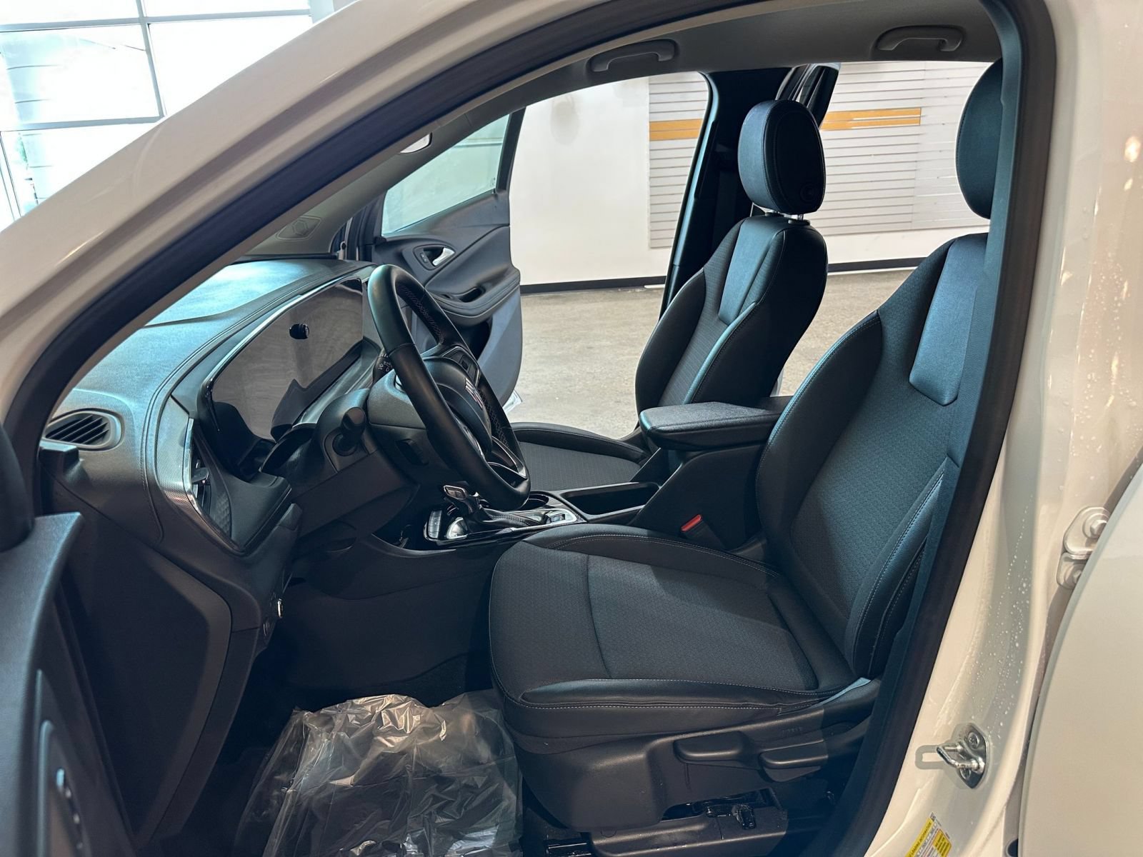 Thumbnail: 2025 Buick Encore GX - 25